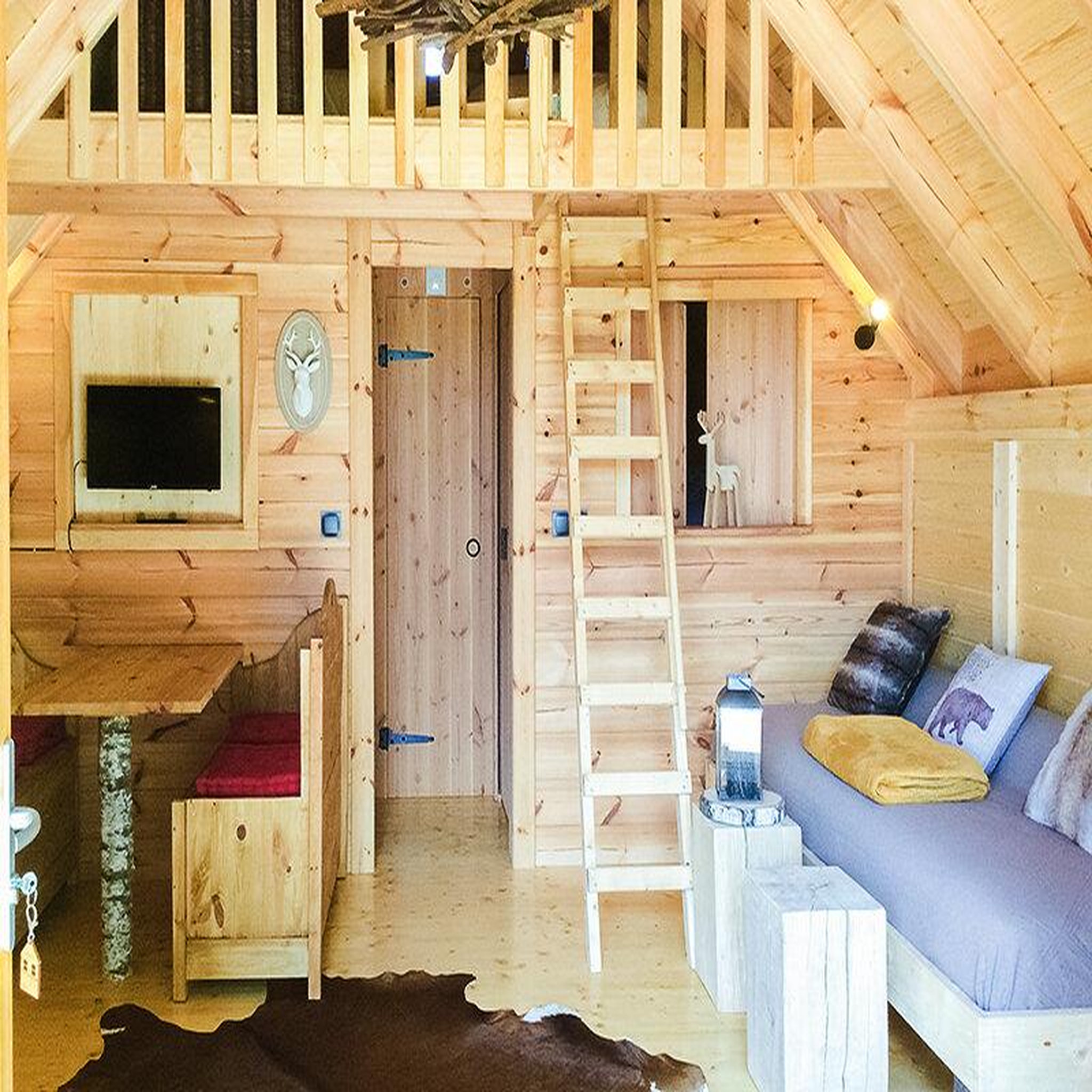 Voir la diapositive 3 : Smartbox 3 jours insolites en cabane avec accès au bain nordique au château près de bordeaux - coffret cadeau séjour