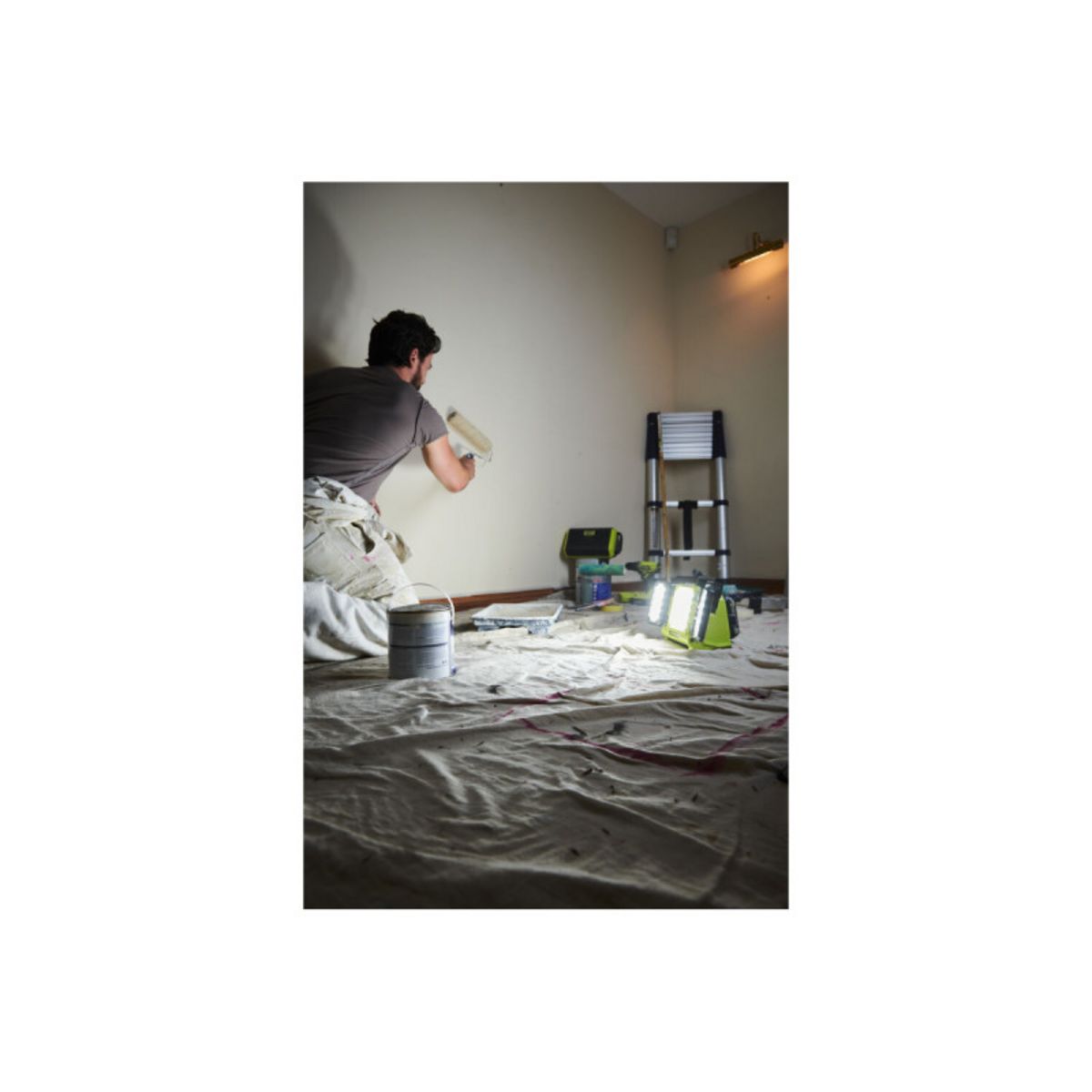 Ryobi Triple panneau lumineux LED RYOBI 18V One+ - 3000 Lumens - sans batterie ni chargeur - RLP18-0