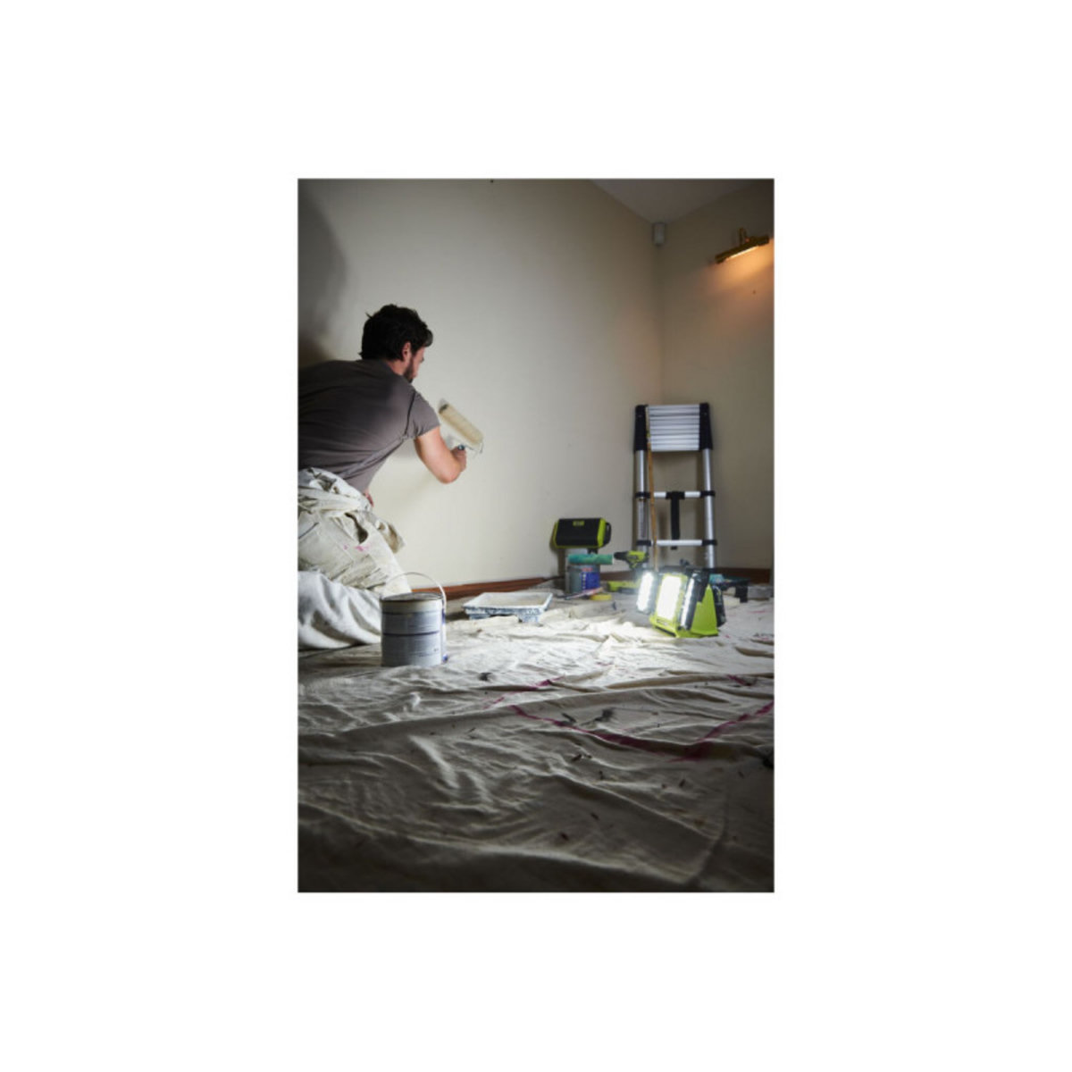 Ryobi Triple panneau lumineux LED RYOBI 18V One+ - 3000 Lumens - sans batterie ni chargeur - RLP18-0