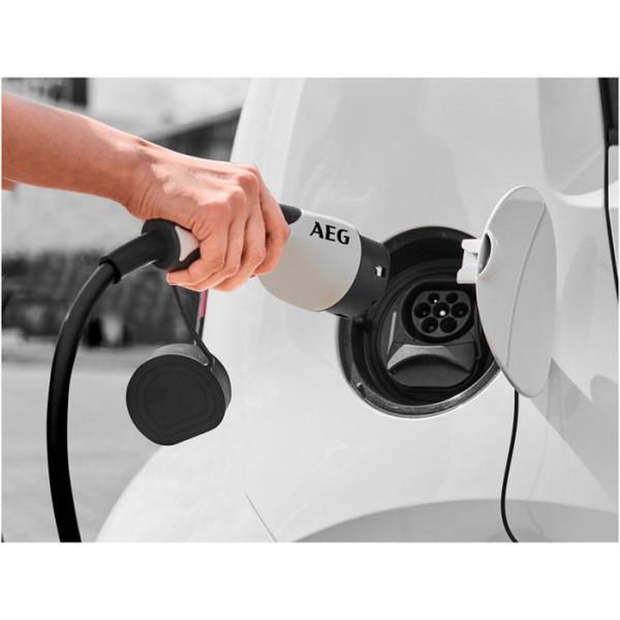 Voir la diapositive 5 : AEG Chargeur batterie - aeg - 201869 - puissance maximale de charge : 4 amperes. Capacité de charge de 4 a 80 ah