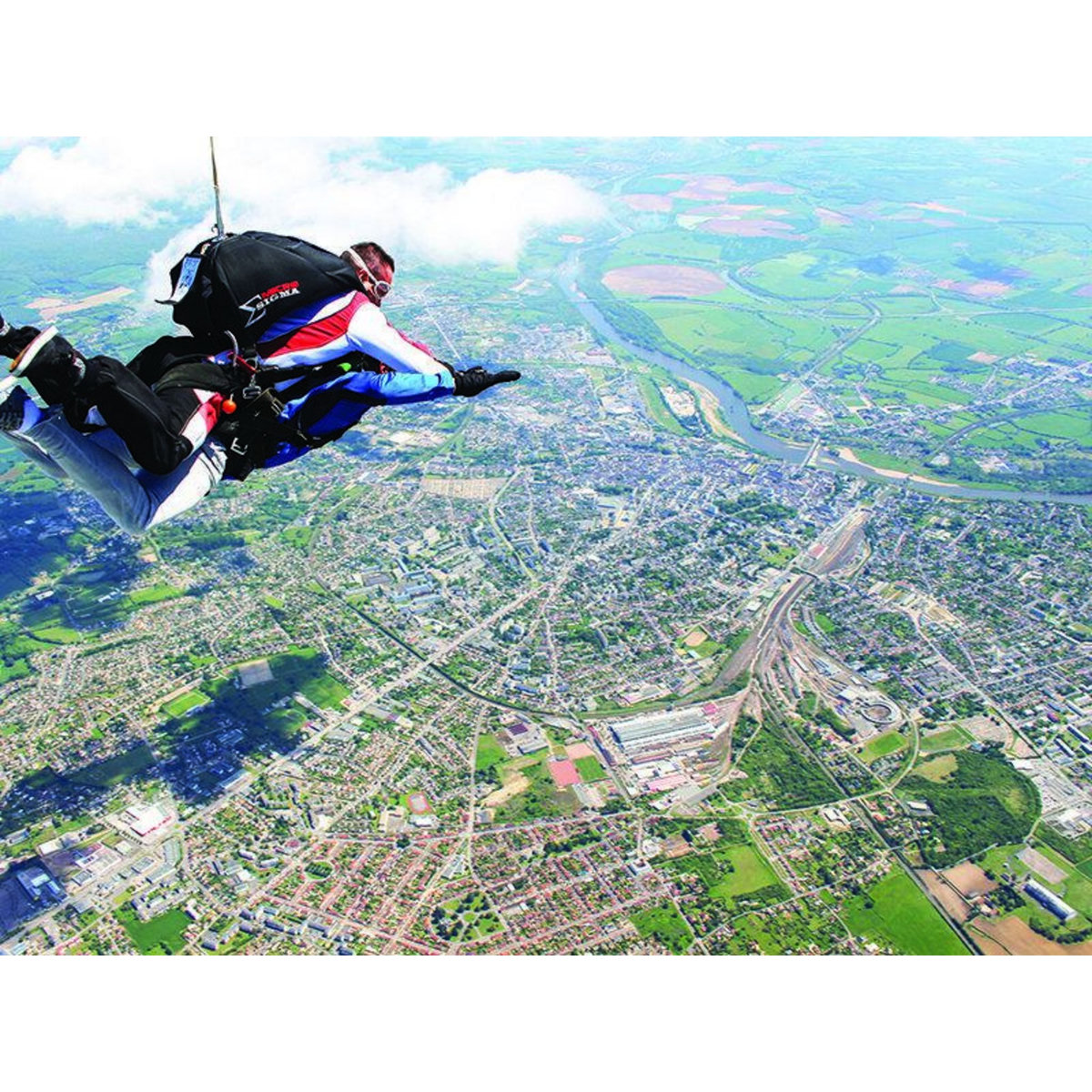 Smartbox Saut en parachute à 4000 mètres au sud de Paris - Coffret Cadeau Sport & Aventure