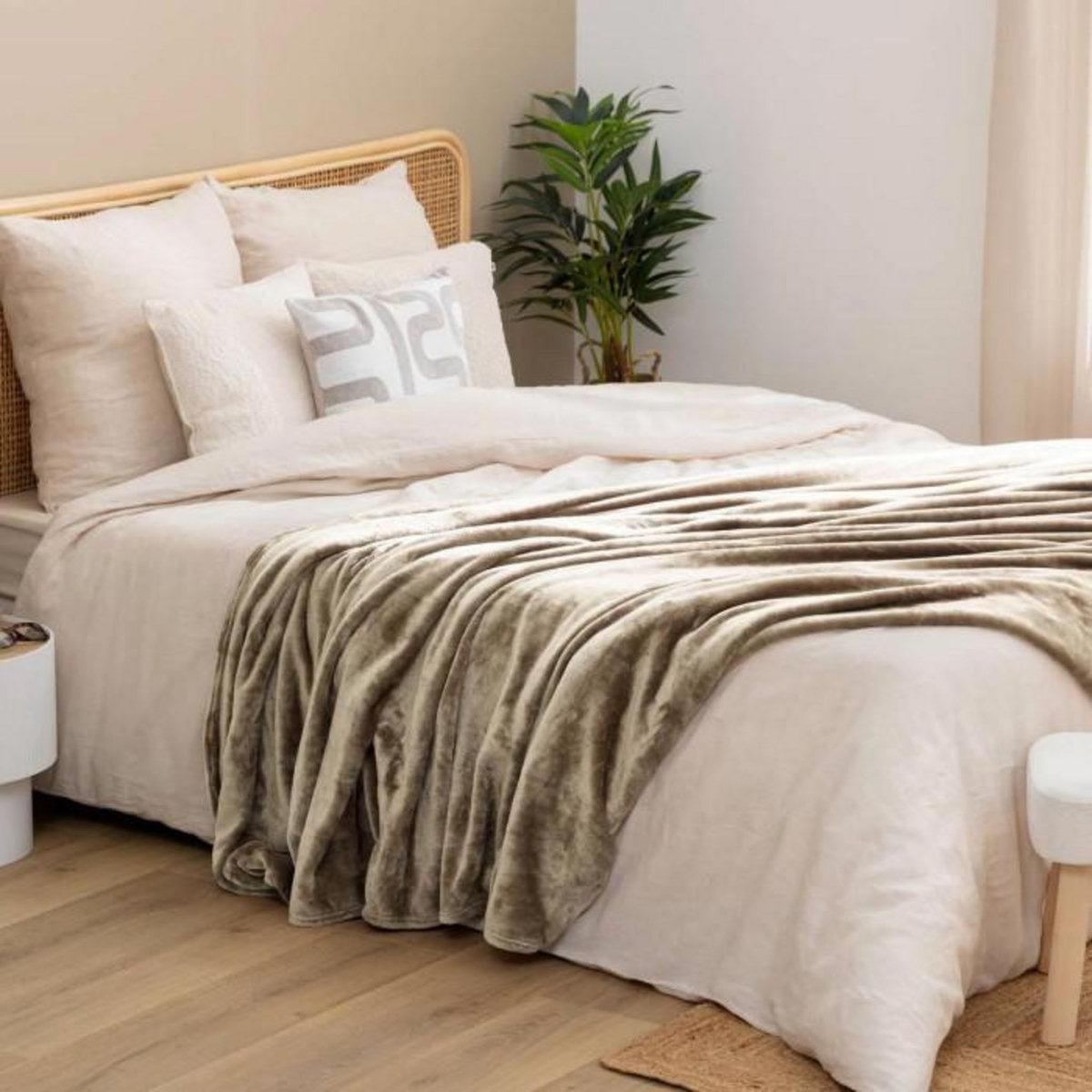 ATMOSPHERA Plaid en Flanelle Uni  Ollis  240x260cm Beige Lin