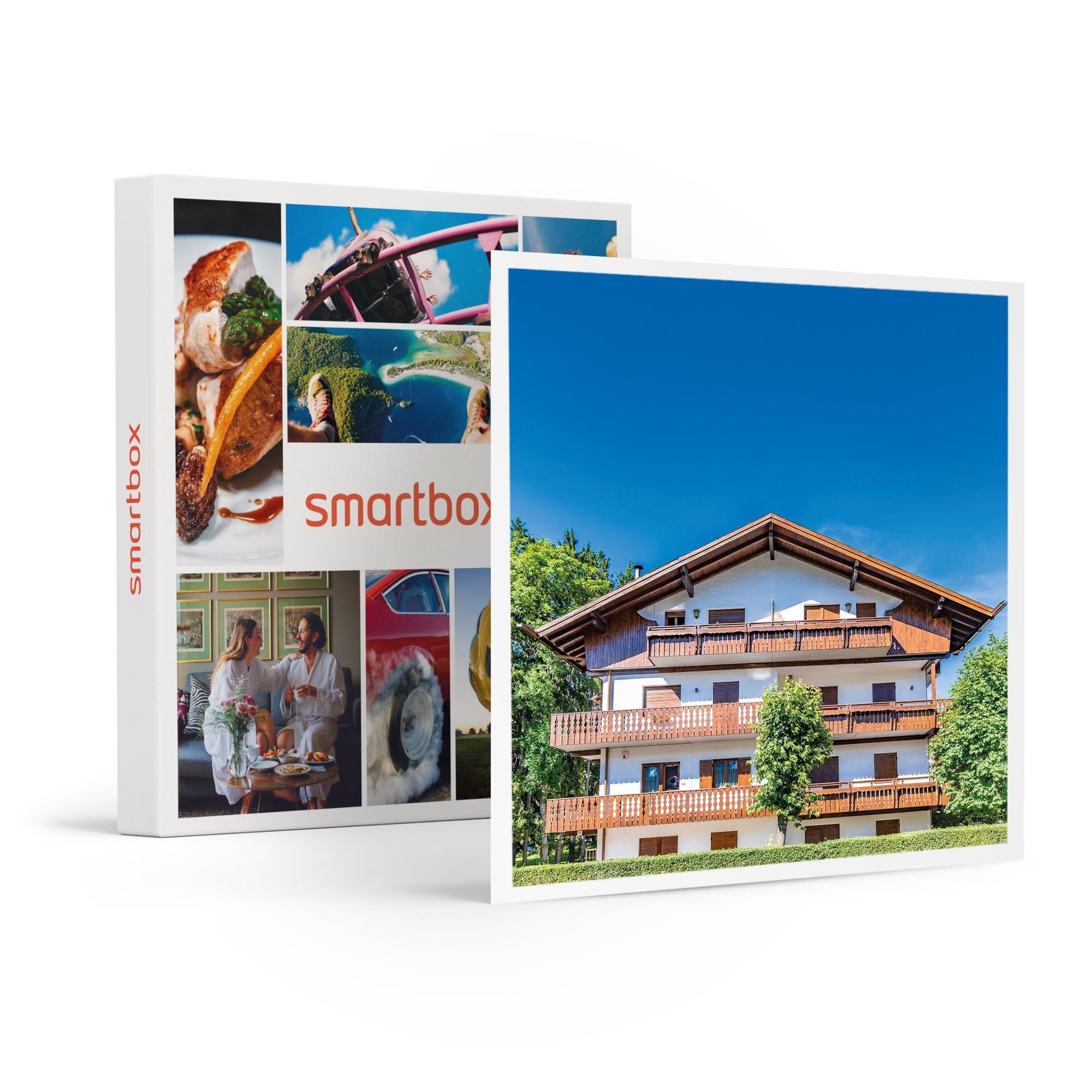 Voir la diapositive 1 : Smartbox Escapade de deux jours en duo en hôtel 2 ou 3 étoiles - Coffret Cadeau Séjour