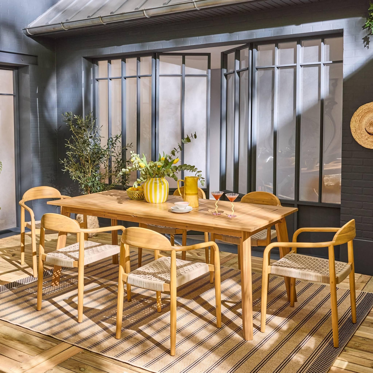 SWEEEK Table de jardin extensible bois d'acacia + 6 assises en résine couleur naturel Palena + Cerina