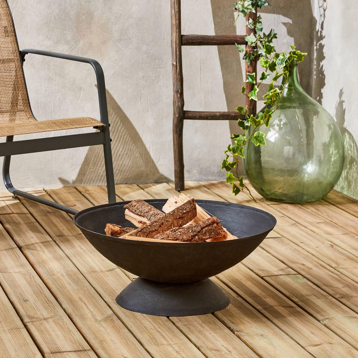 SWEEEK Braséro bois Ø56cm - Lavo noir - Chauffage extérieur en fonte. feu de bois. brasier