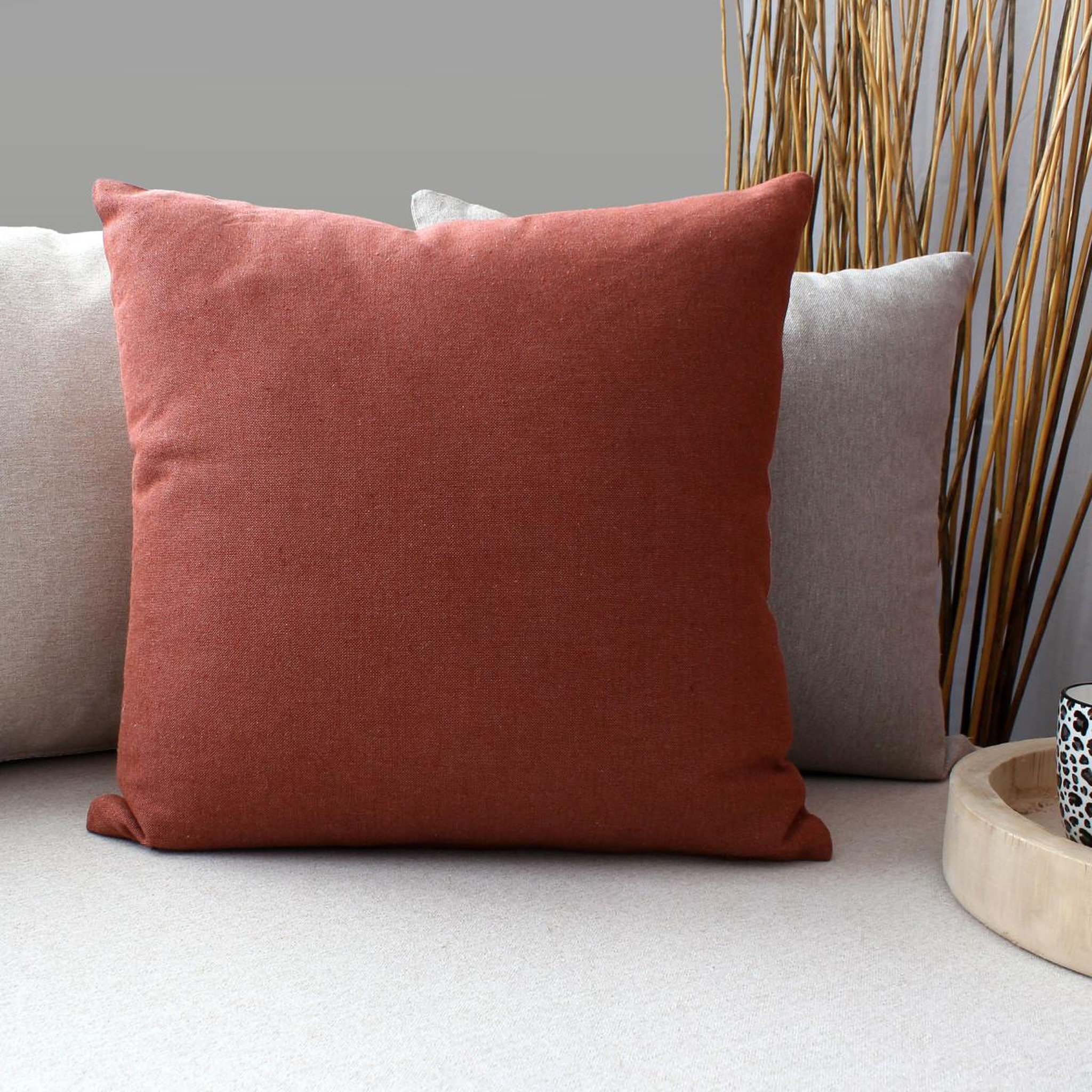 Voir la diapositive 3 : ENJOY HOME Coussin déco uni  cambria  40x40cm terracotta