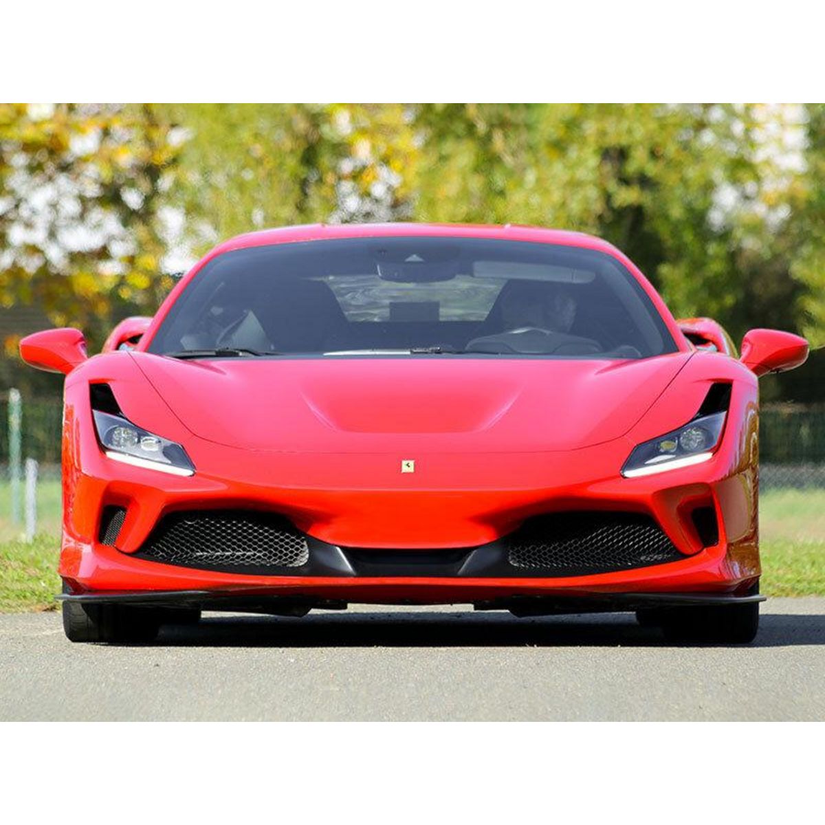 Smartbox Stage de pilotage : 4 tours sur le circuit de Nogaro en Ferrari F8 Tributo - Coffret Cadeau Sport & Aventure