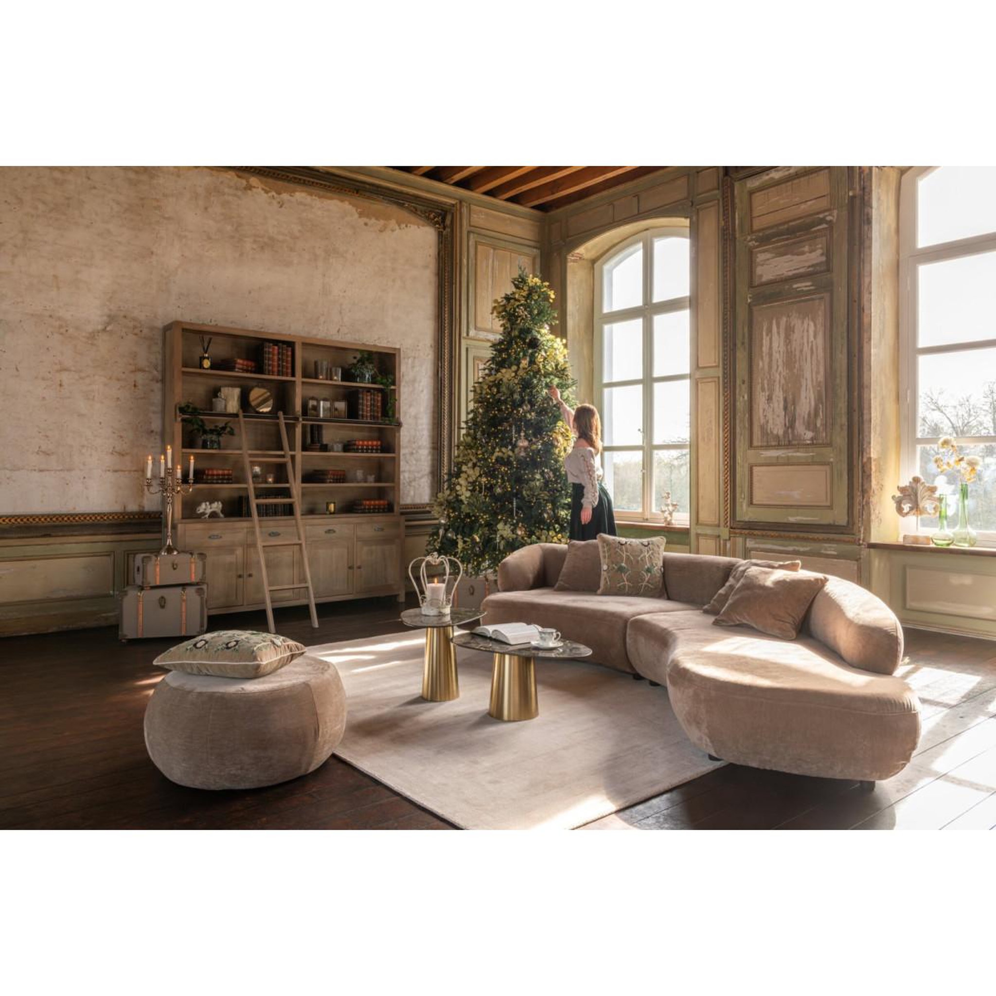 Voir la diapositive 5 : J-LINE Canapé 4 places arrondi  macaron  320cm taupe