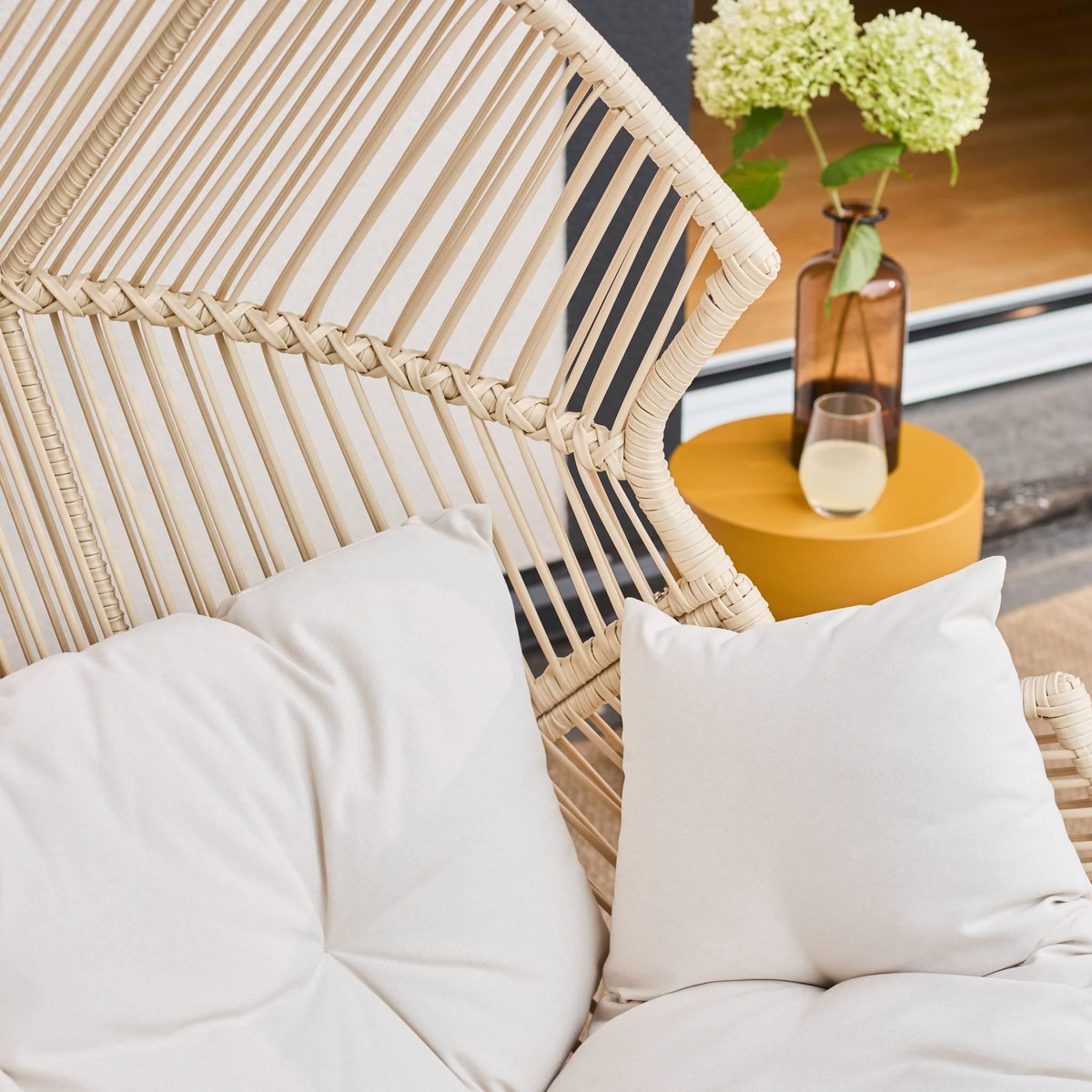 SWEEEK Fauteuil oeuf de jardin acier et résine beige - Salenza