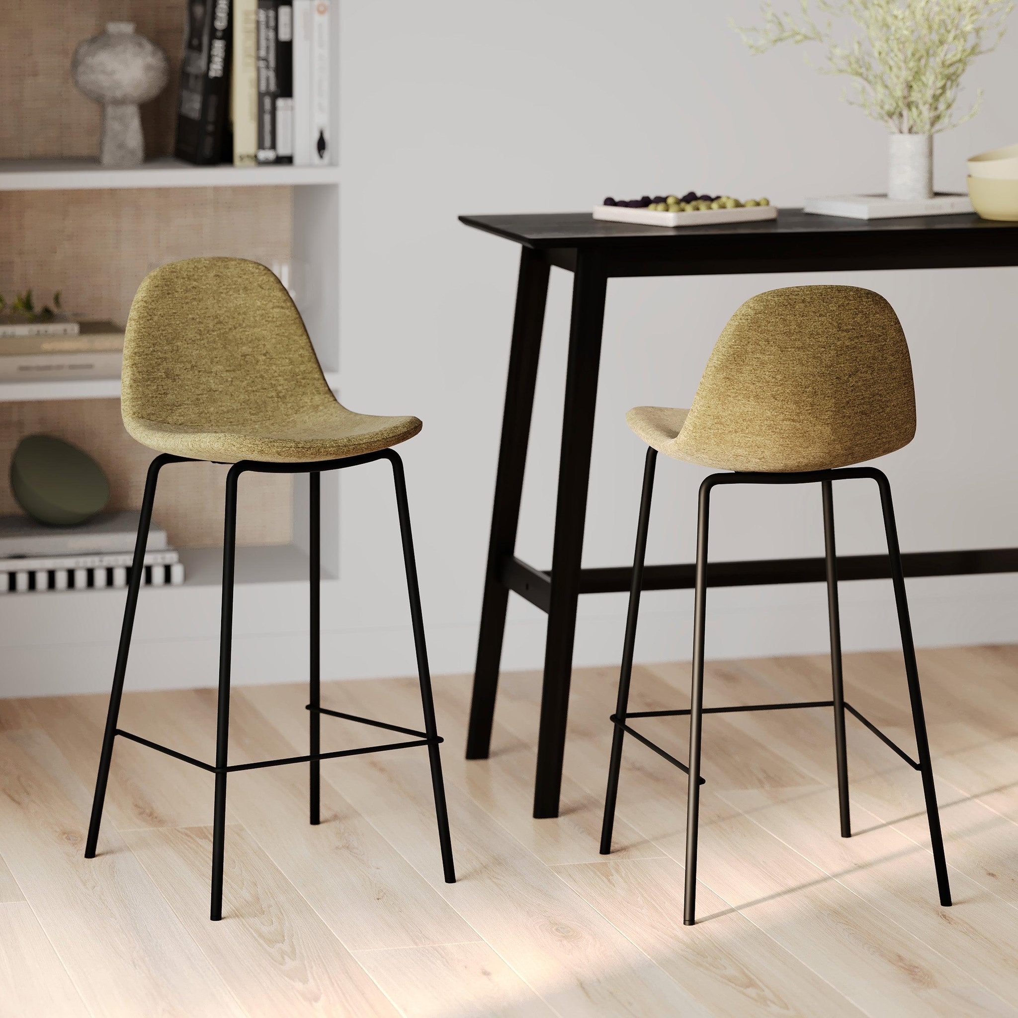 Voir la diapositive 2 : MAISON PAVANE Lot de 2 chaises pour îlot central en tissu vert kaki 65,5 cm-henrik