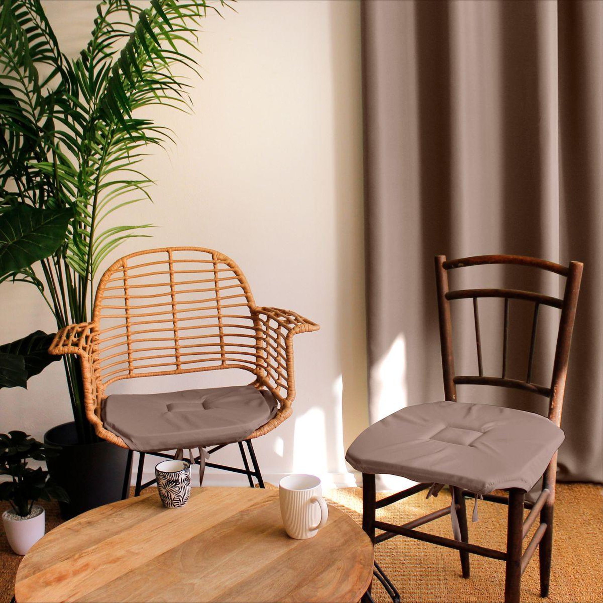 Voir la diapositive 2 : ENJOY HOME Galette de chaise uni  basic  40x40cm vison