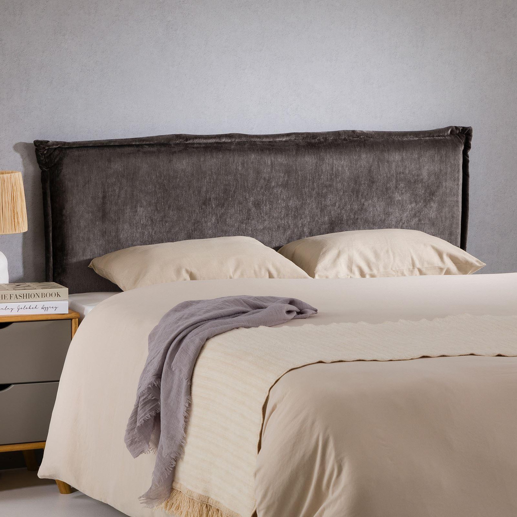 Voir la diapositive 4 : IDIMEX Tête de lit ovio 160 sur pieds, en tissu