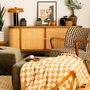 Voir la diapositive 4 : ATMOSPHERA Plaid Tricot Damier  Itha  130x180cm Ocre