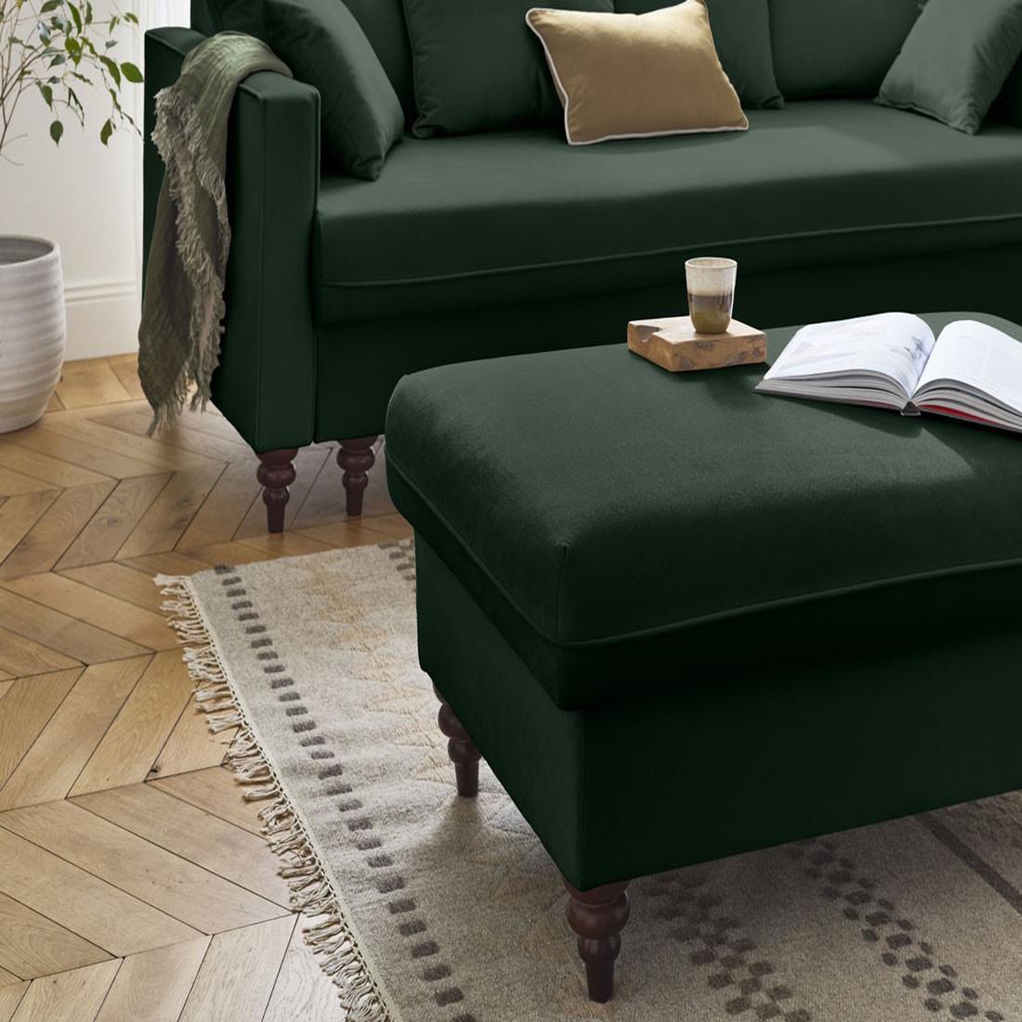 Voir la diapositive 2 : BEST MOBILIER Flamingo - canapé droit 3 places convertible en velours