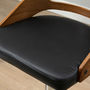 Voir la diapositive 5 : HOMCOM Lot de 2 tabourets de bar design contemporain hauteur d'assise réglable pivotant 360° revêtement synthétique noir dossier ajouré aspect bois