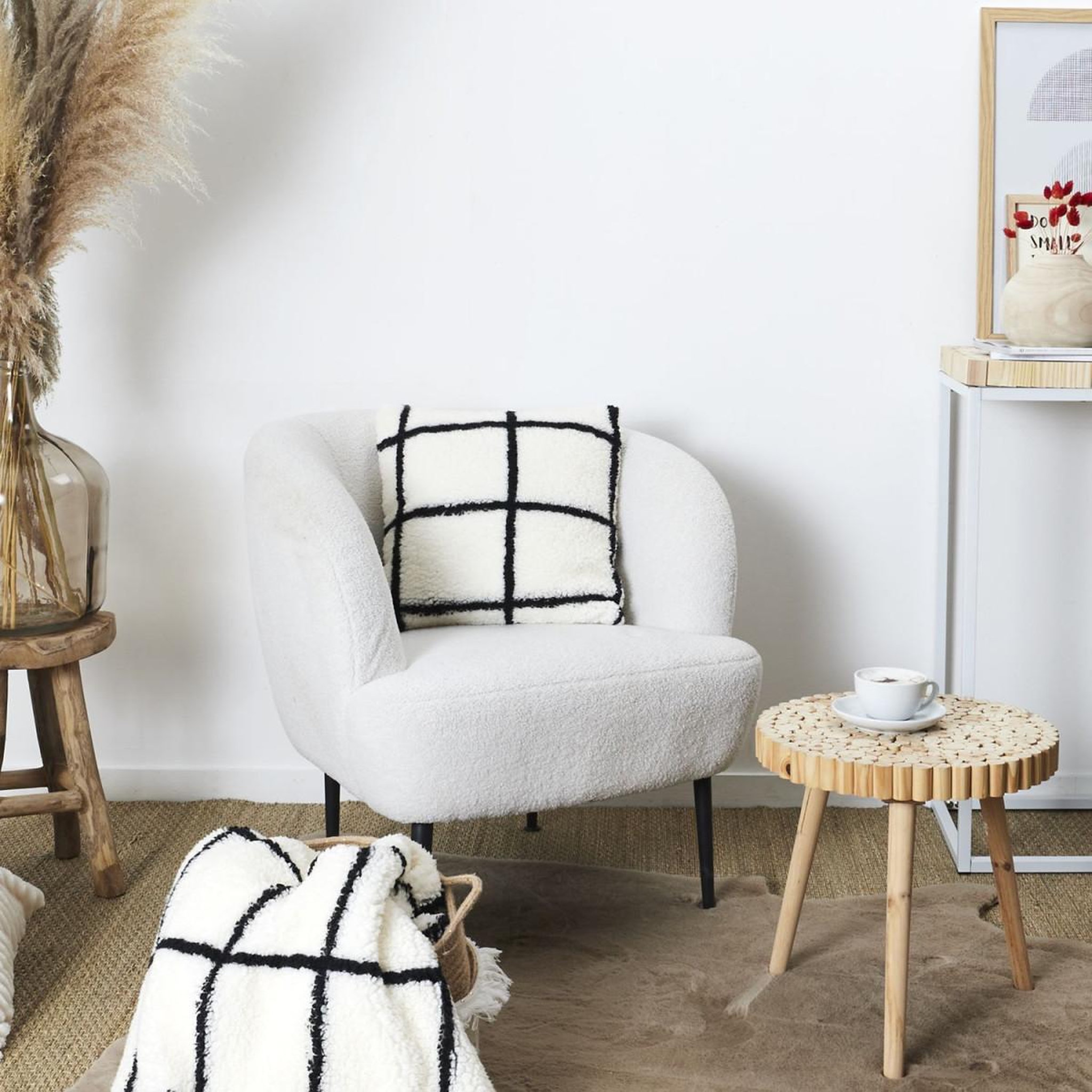 Voir la diapositive 2 : The Home Deco Factory Coussin sherpa à carreaux  crush  40x40cm blanc