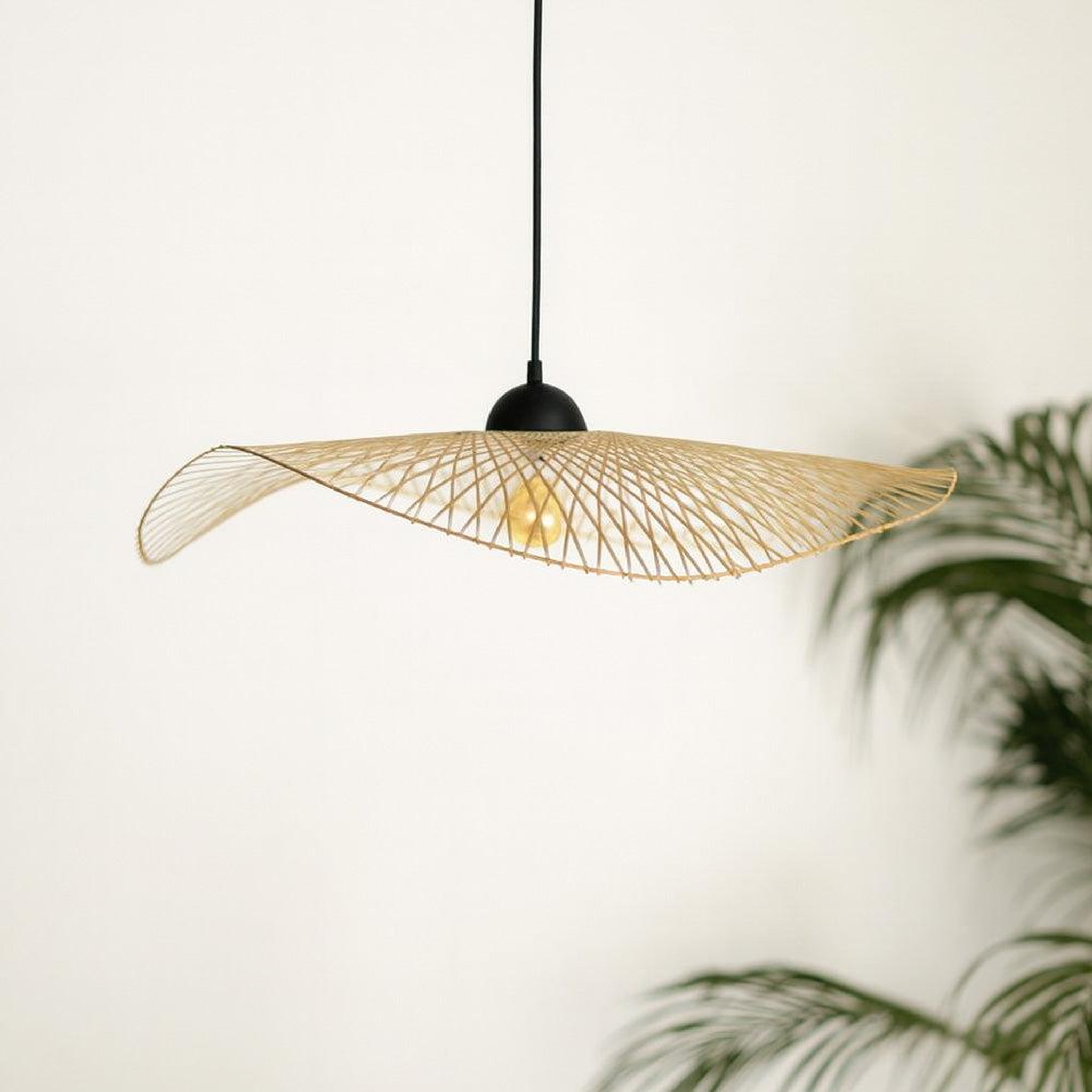 MAISON PAVANE Suspension D75 cm en bambou avec fil noir-Jipi
