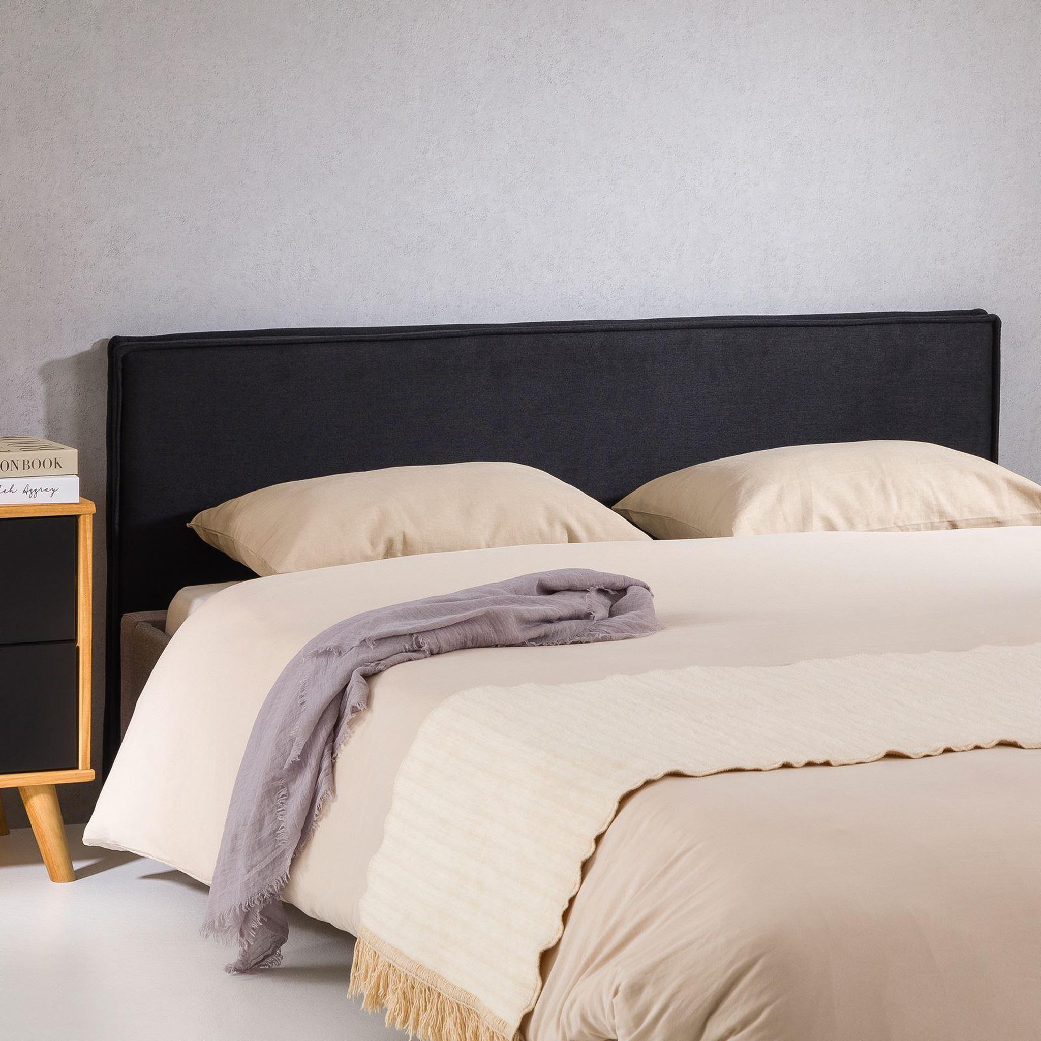 Voir la diapositive 4 : IDIMEX Tête de lit KLAO 160 sur pieds, en tissu