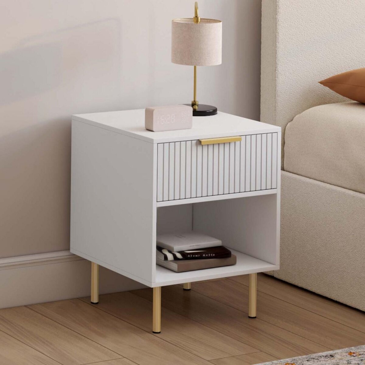 ID MARKET Lot de 2 tables de chevet MARCEL 1 tiroir avec niche effet lattes blanc et doré