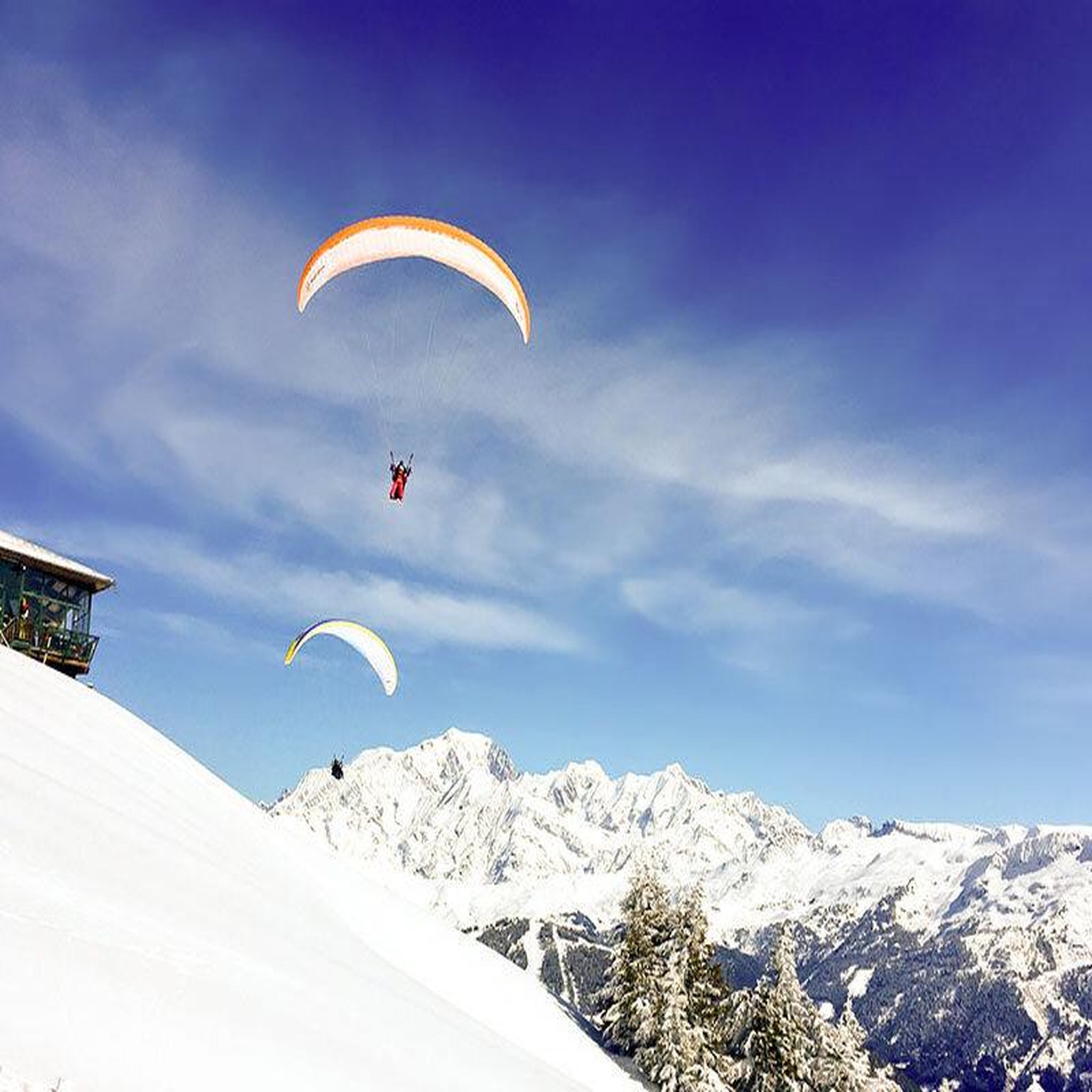 Voir la diapositive 2 : Smartbox Vol en parapente de 25 min avec photo-souvenir près du mont blanc pour 1 personne - coffret cadeau sport & aventure