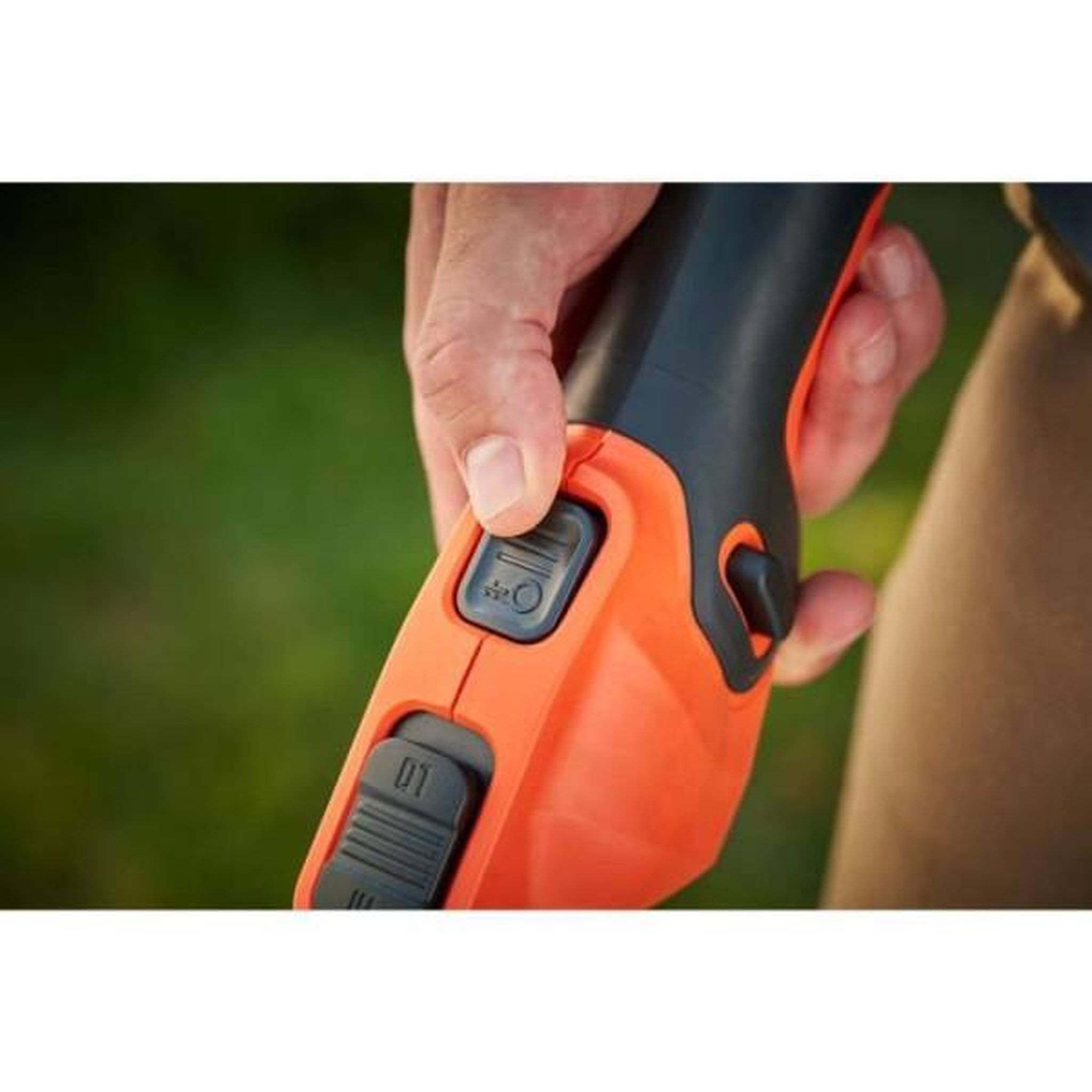 Voir la diapositive 4 : Black et Decker BLACK+DECKER Coupe-Bordures 33cm Sans Fil BCSTE636L1-QW 36V 2,5 Ah POWERCOMMAND Tete Pivotante 180° - Tube Télescopique - 2
