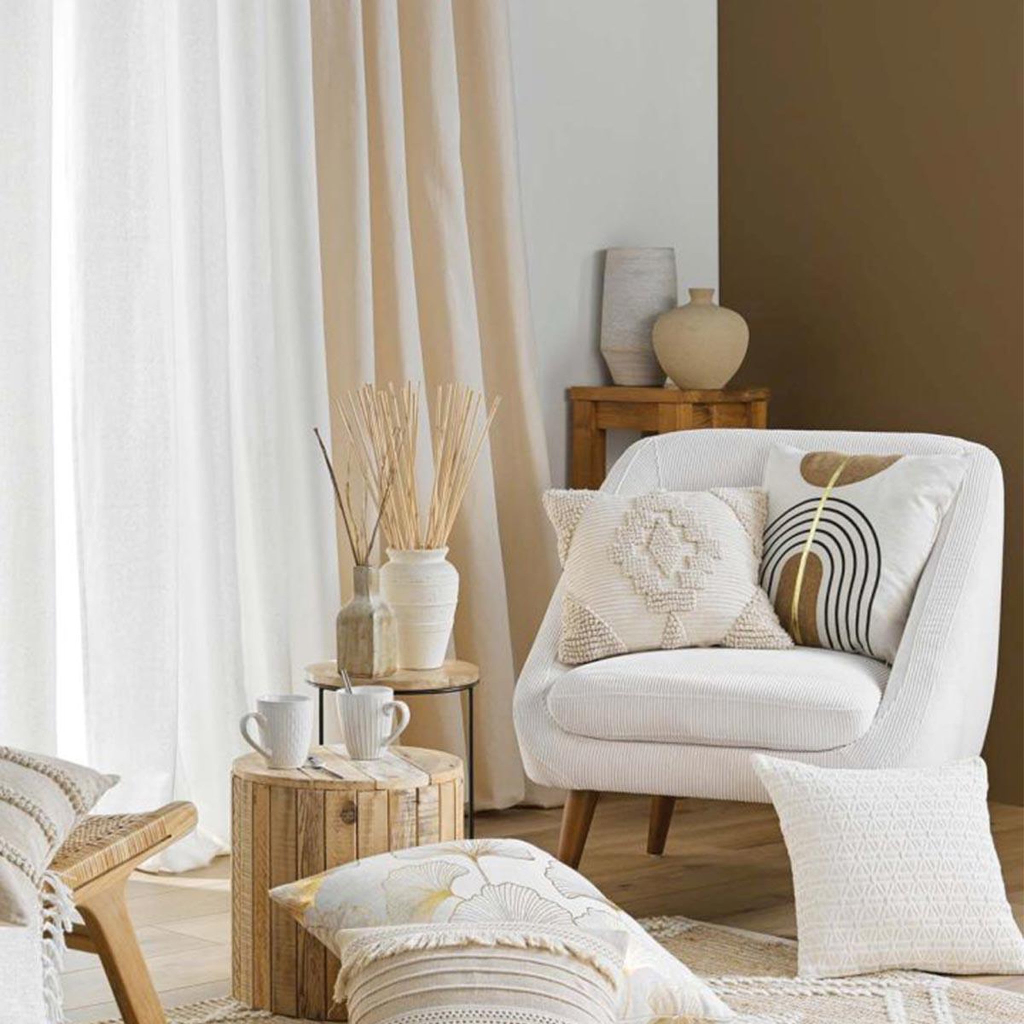Voir la diapositive 4 : Douceur d'Intérieur Coussin déco fantaisie  kamary  45x45cm naturel