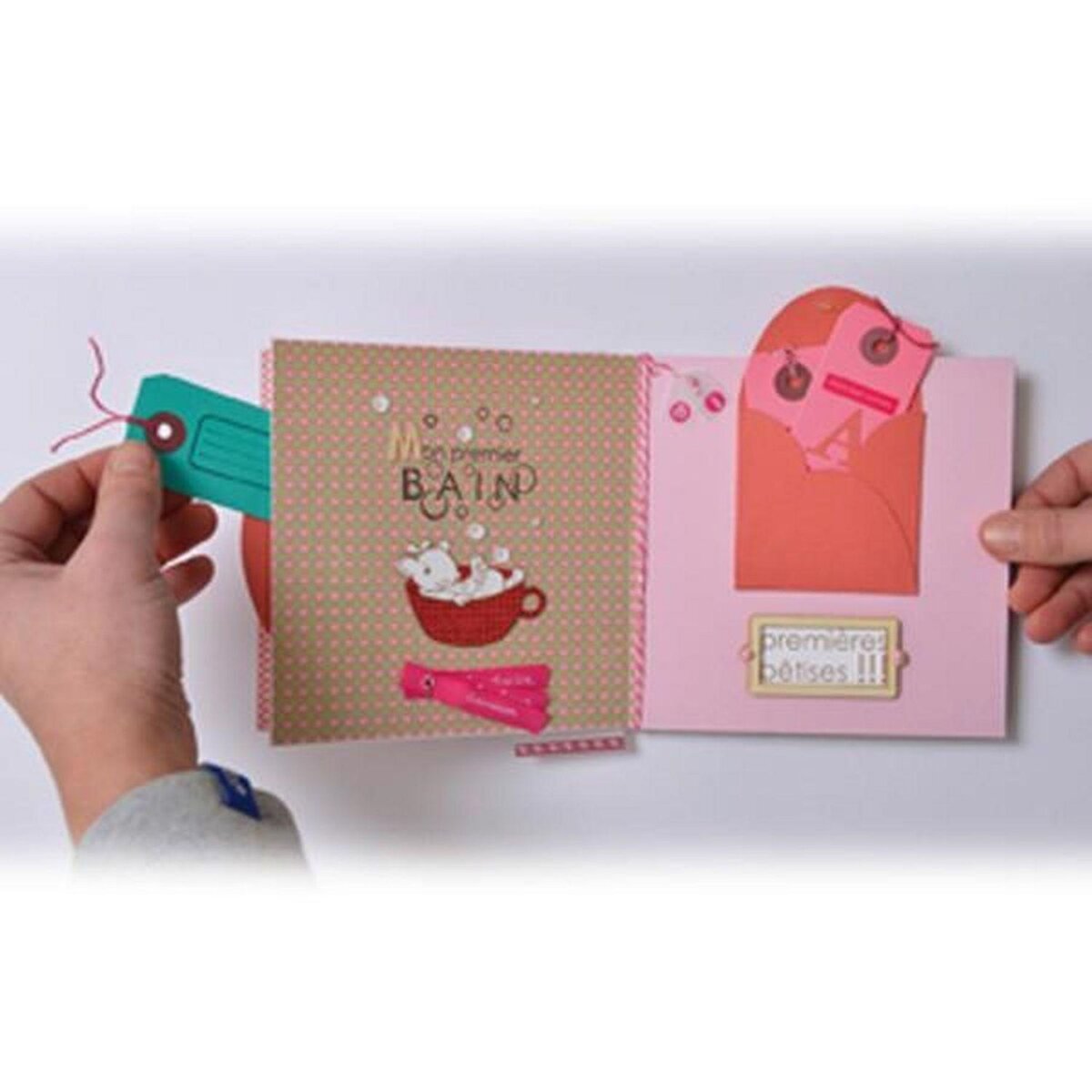 Artemio 80 étiquettes de couleur avec fil métallique