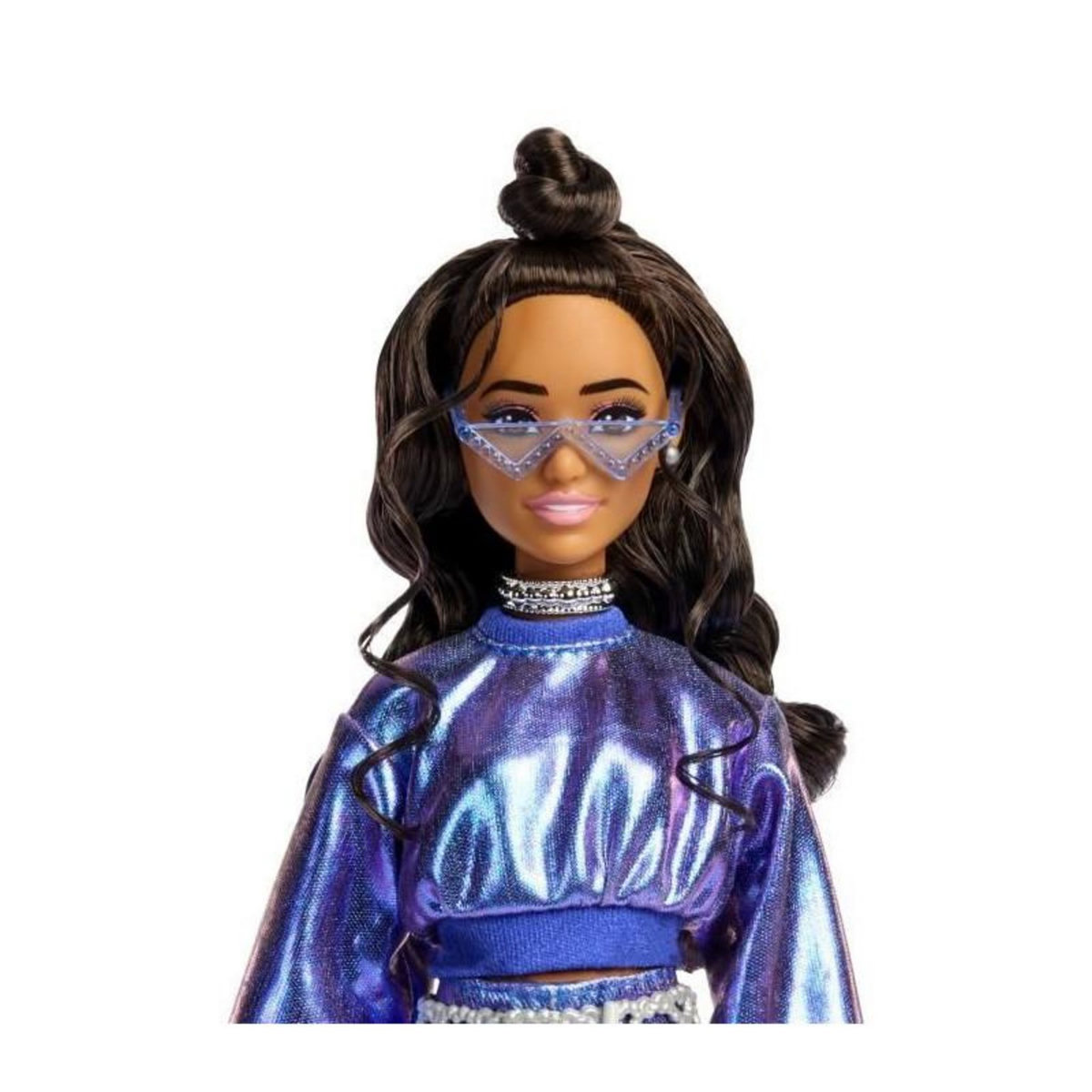 BARBIE Barbie - Poupée Deluxe Style - Haut et jupe bleu métallisé - Brune - Barbie - JFP42