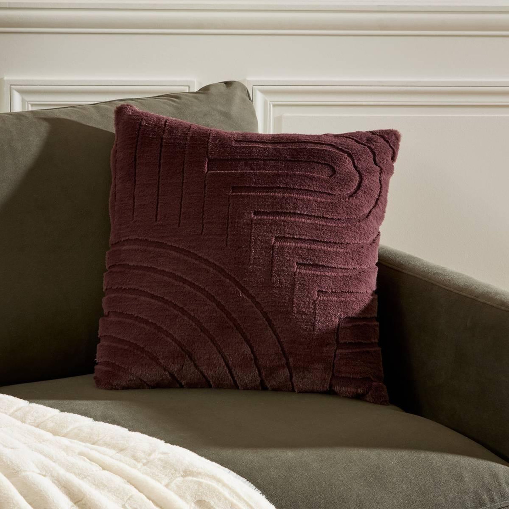 Voir la diapositive 6 : ATMOSPHERA Coussin imitation fourrure  arka  45x45cm marron