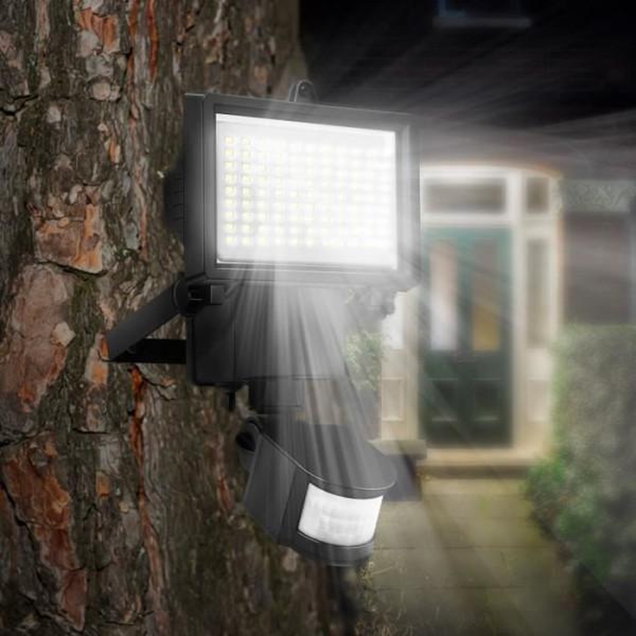 Voir la diapositive 4 : LUMI JARDIN LUMI JARDIN Projecteur solaire Cooper Black - H 22 cm - Noir