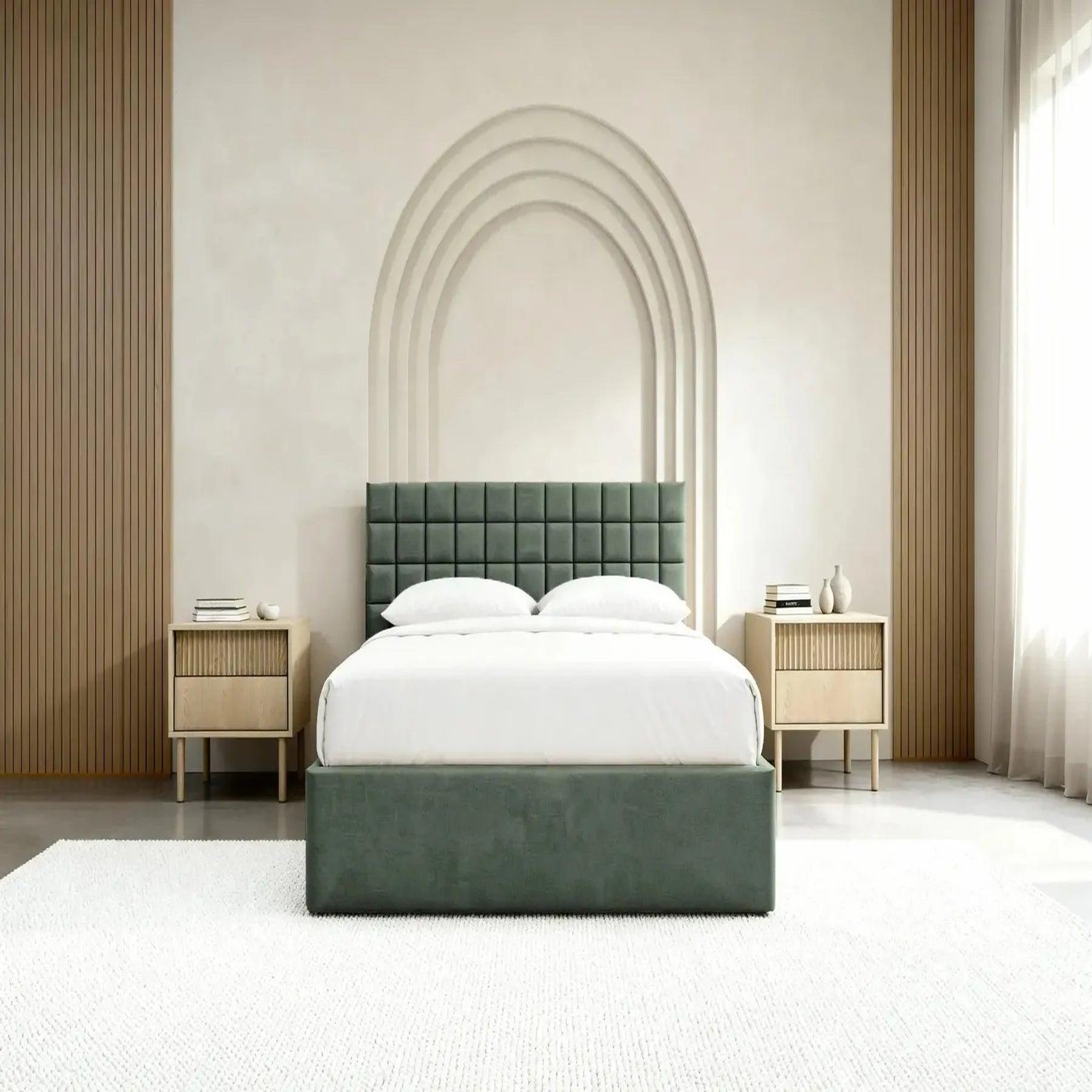 Voir la diapositive 3 : CASANOVA PARIS Thelma - lit coffre tissu velours vert