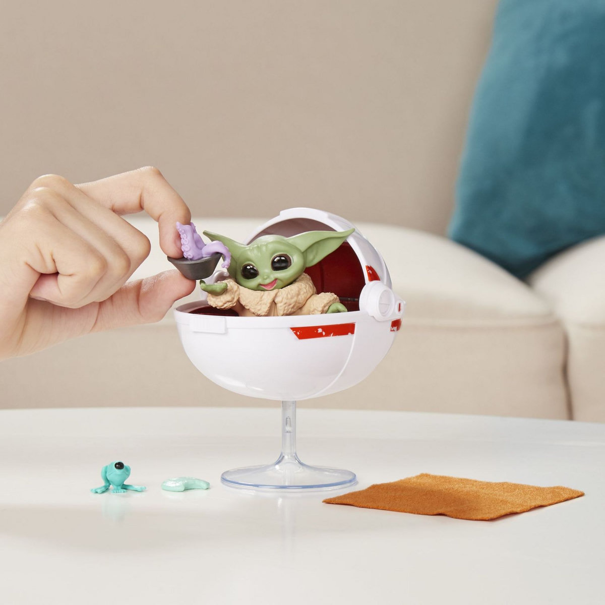 HASBRO Star Wars - The Mandalorian the Child - Landau flottant de Grogu