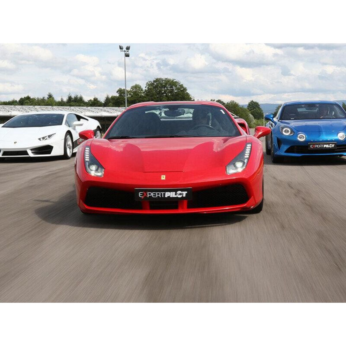 Smartbox Pilotage 2 tours du circuit Geoparc au volant d'une Lamborghini, d'une Ferrari ou d'une Porsche - Coffret Cadeau Sport & Aventure