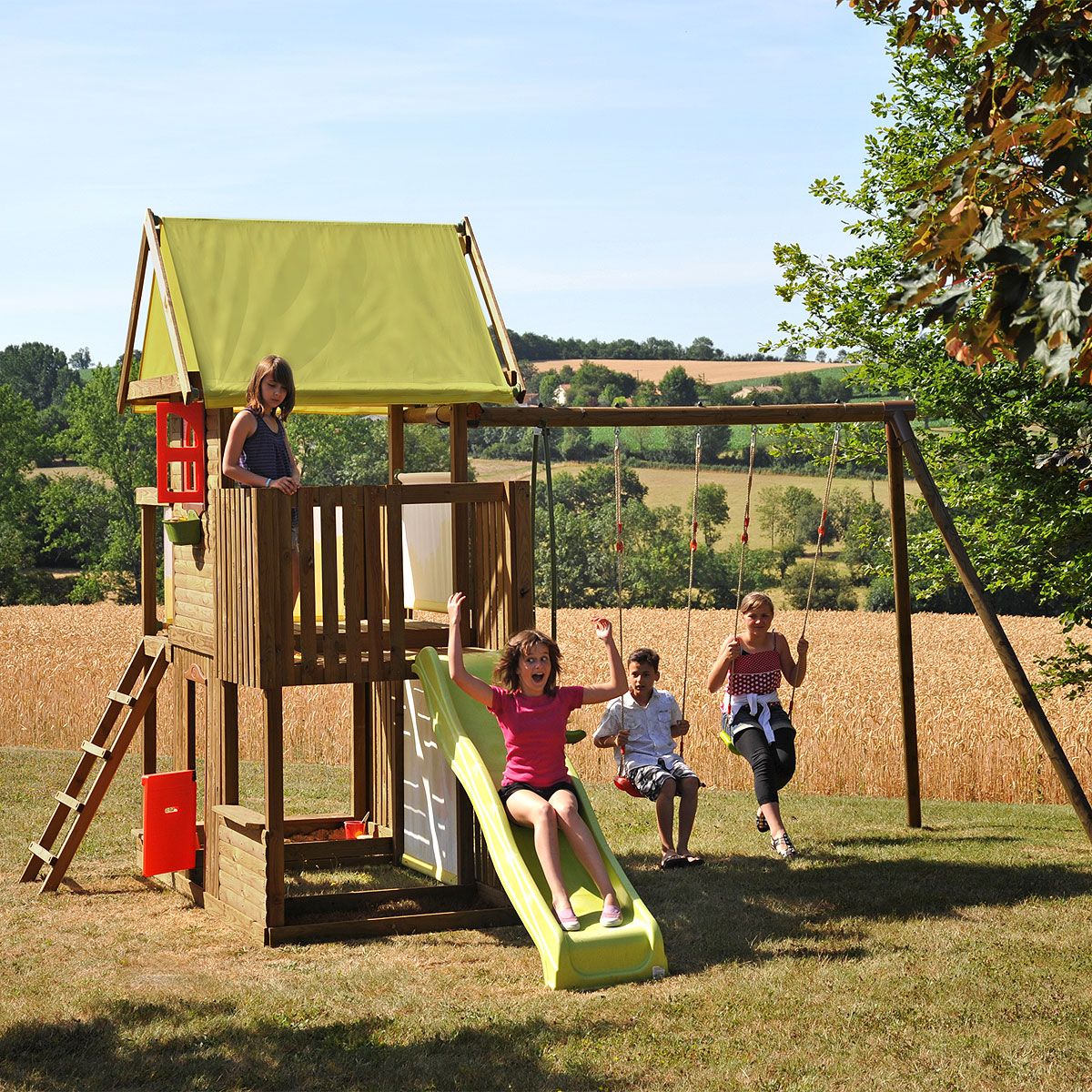 Soulet Portique balançoire bois avec tour et toboggan Le p'tit Chatenay