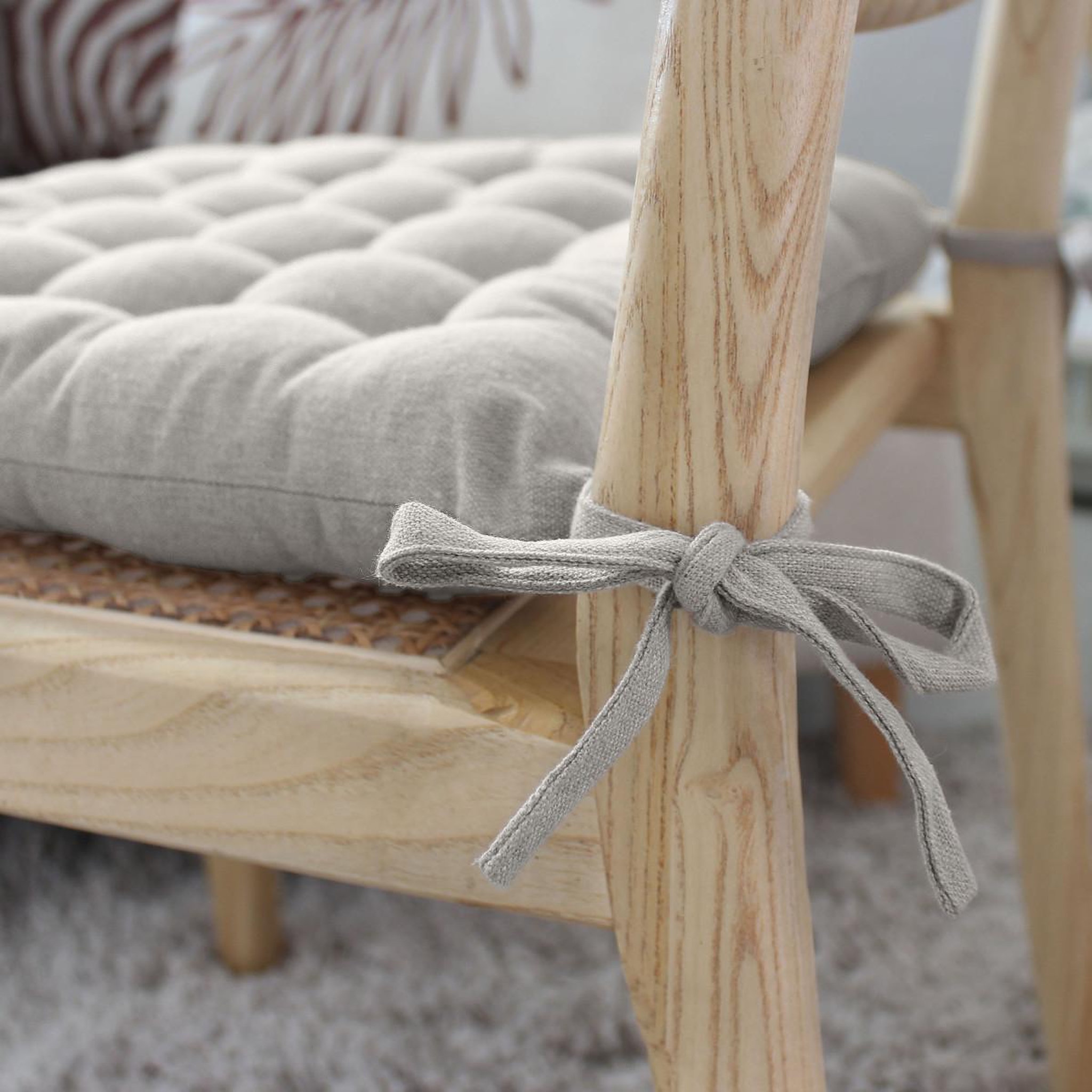 Voir la diapositive 3 : ENJOY HOME Galette de chaise piquée  cambria  38x38cm lin