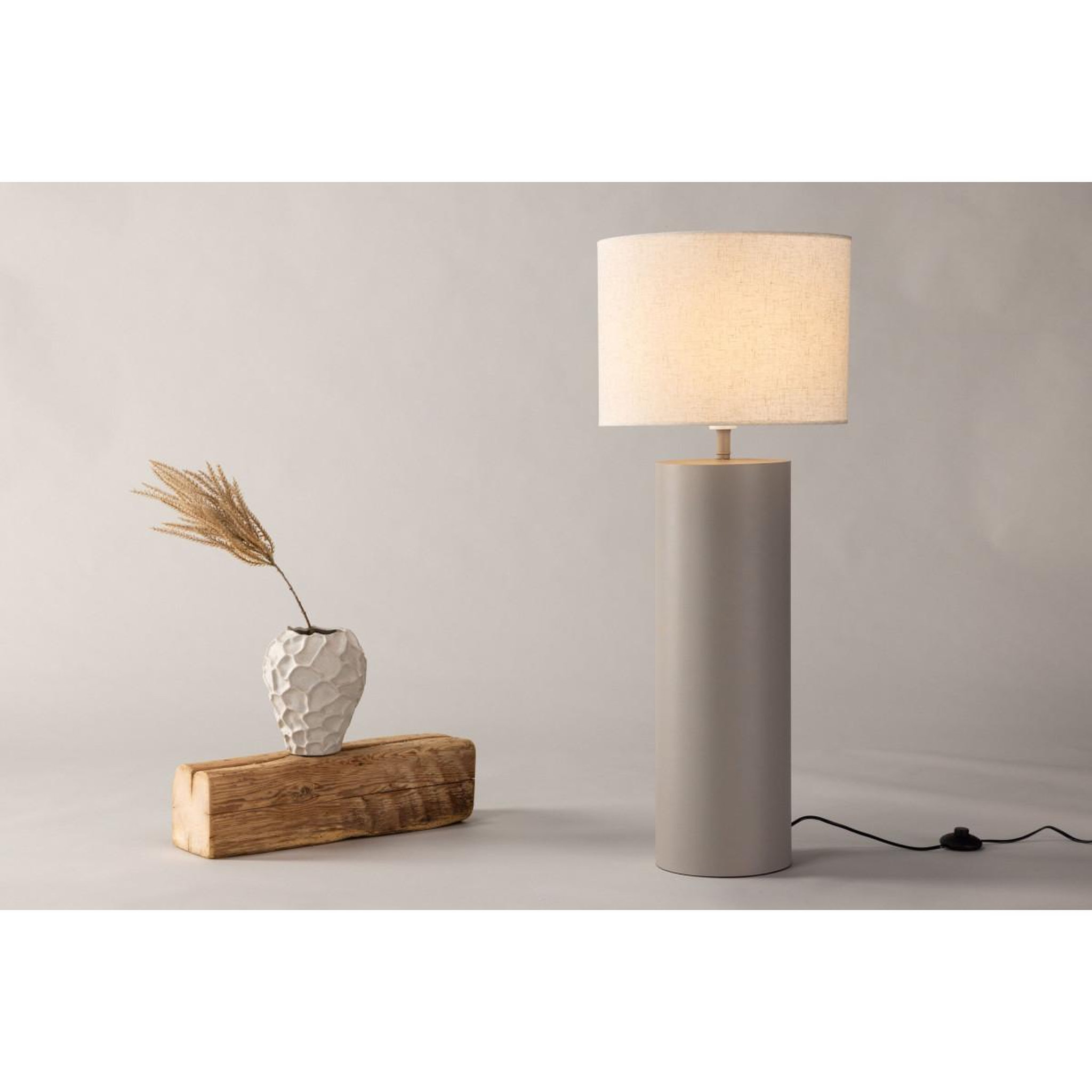 Voir la diapositive 6 : Paris Prix Lampadaire en métal  umea x josefin lustig  100cm gris