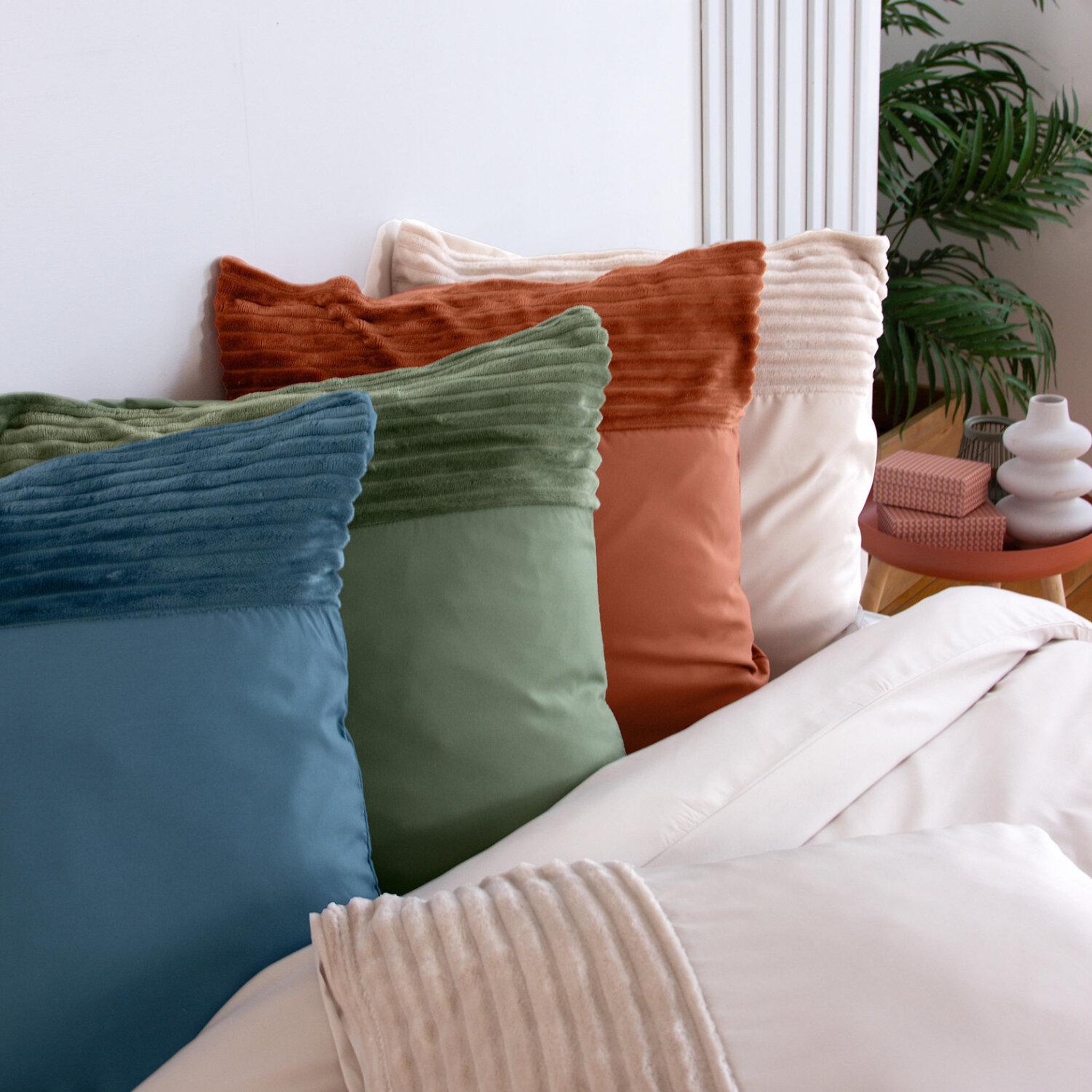 Voir la diapositive 4 : Home collection Parure housse de couette microfibre et velour