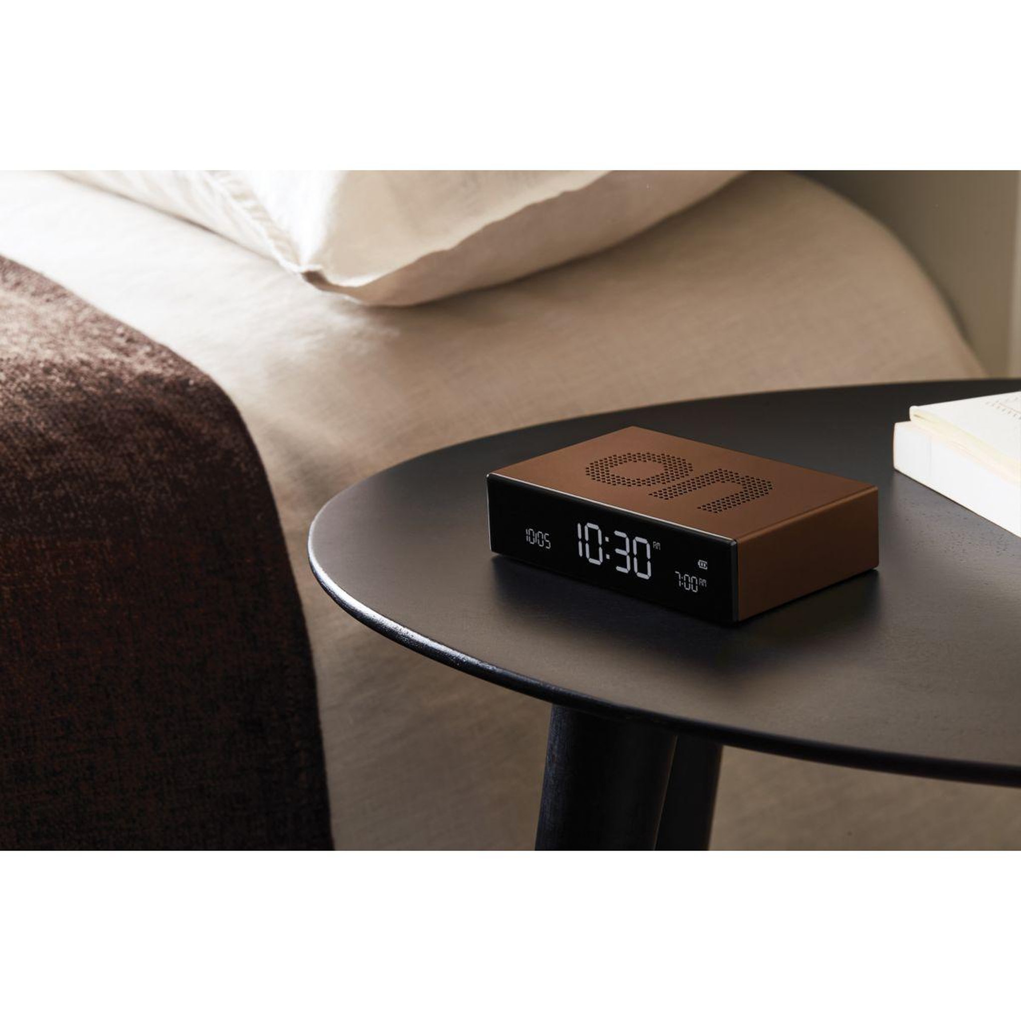 Voir la diapositive 4 : LEXON Réveil Flip Premium Rechargeable Bronze