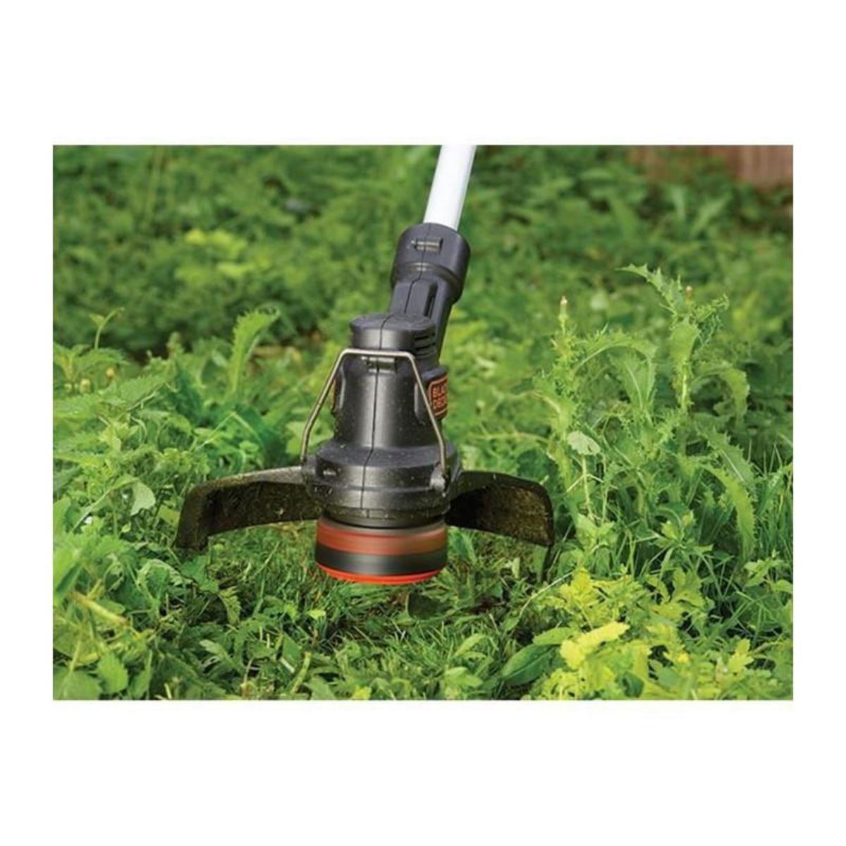 Black et Decker BLACK + DECKER Coupe-Bordures  25cm -18V- Sans fil ST1823