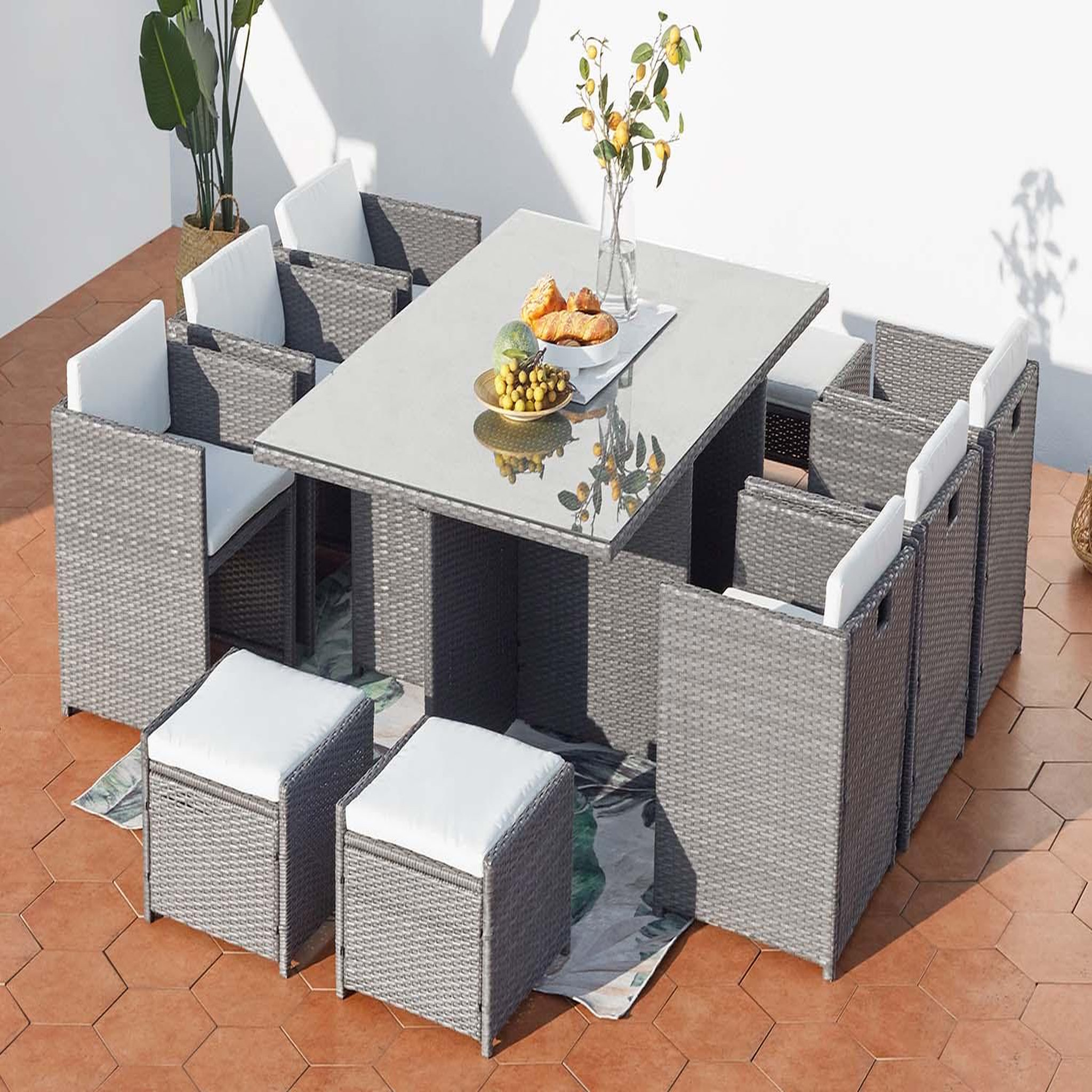Voir la diapositive 2 : CONCEPT USINE Table et chaises 10 places encastrables résine gris-blanc MIAMI
