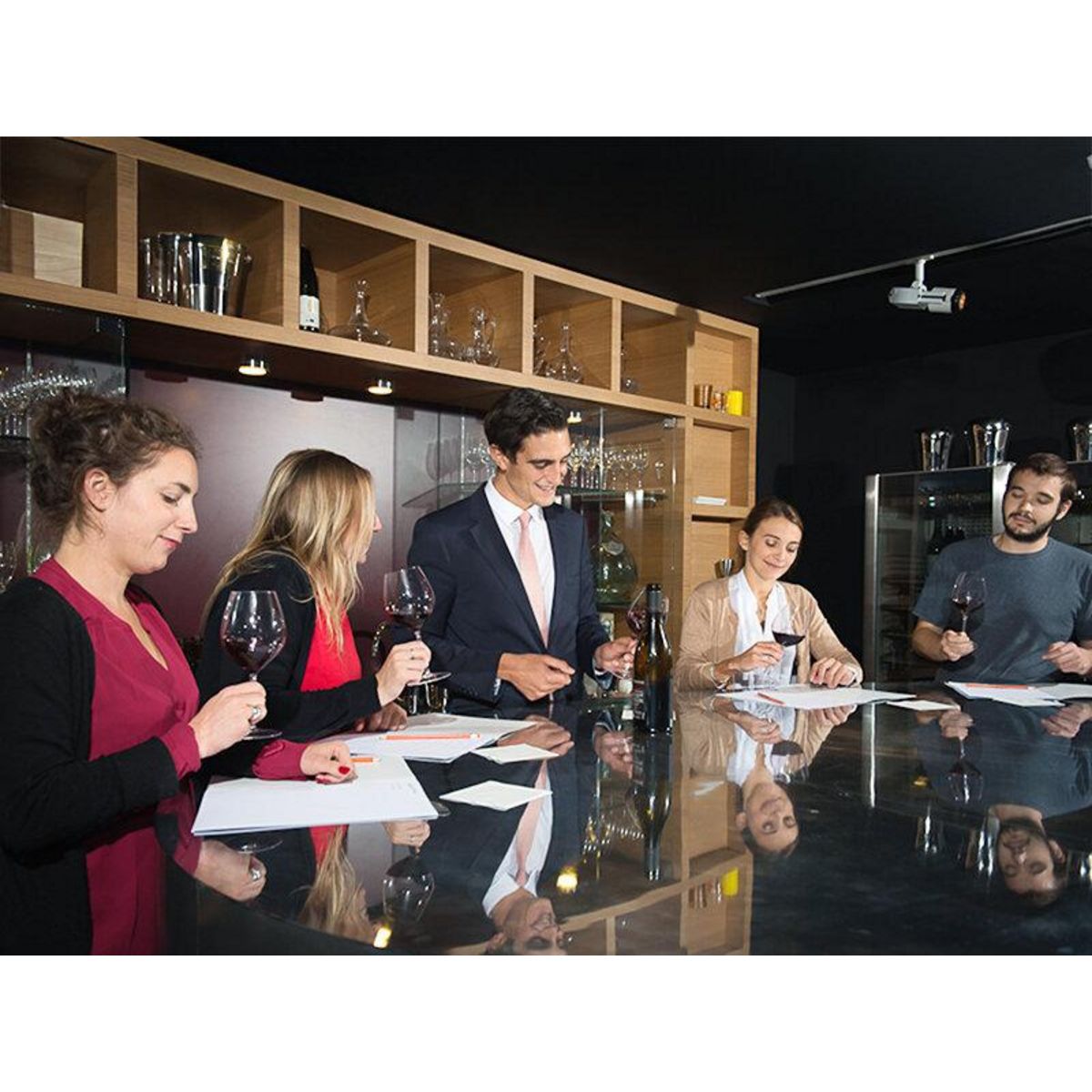 Smartbox Atelier œnologique de 2h sur les vins d'Exception au Studio Ducasse à Paris - Coffret Cadeau Gastronomie