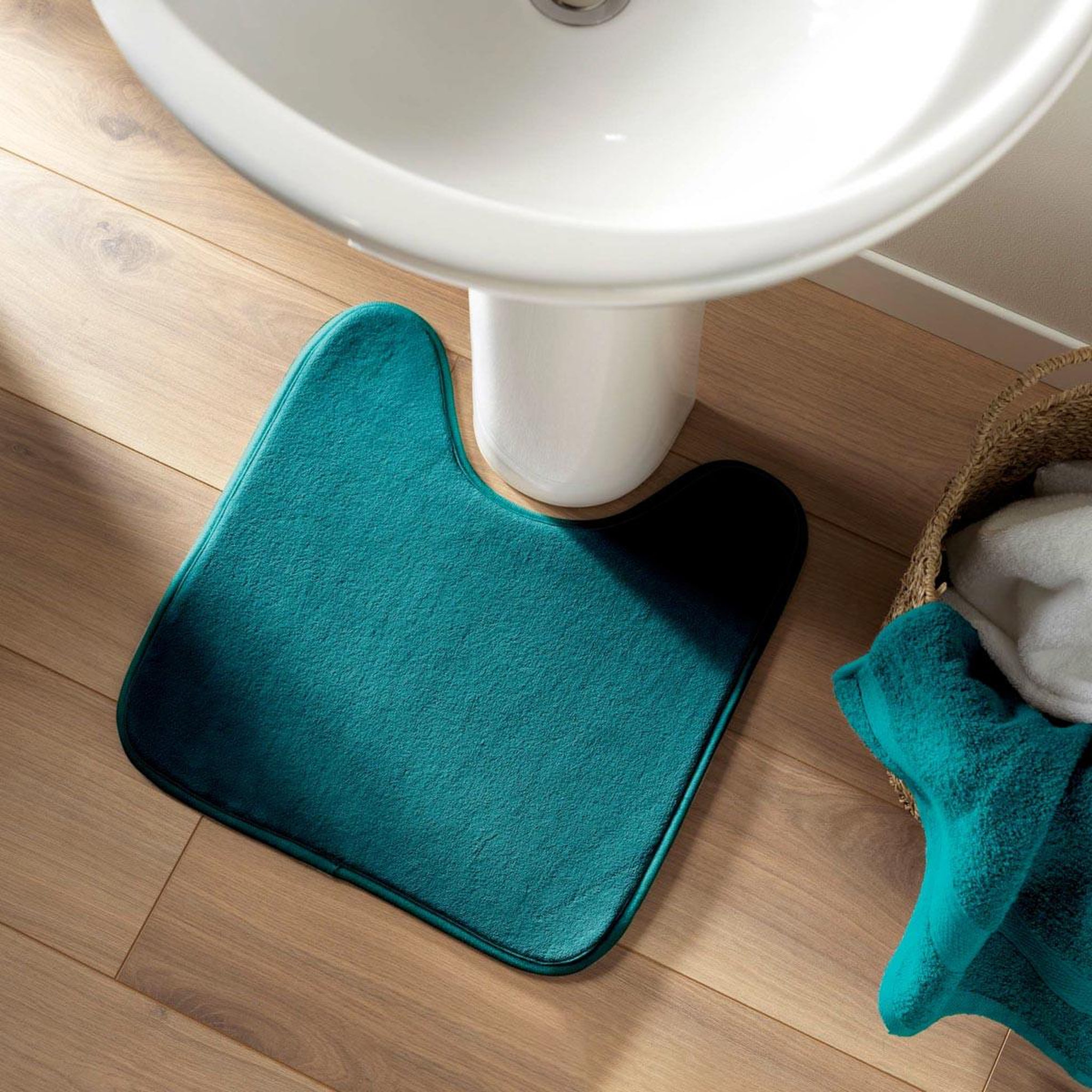 Voir la diapositive 3 : Douceur d'Intérieur Tapis contour wc  vitamine ii  45x45cm bleu émeraude