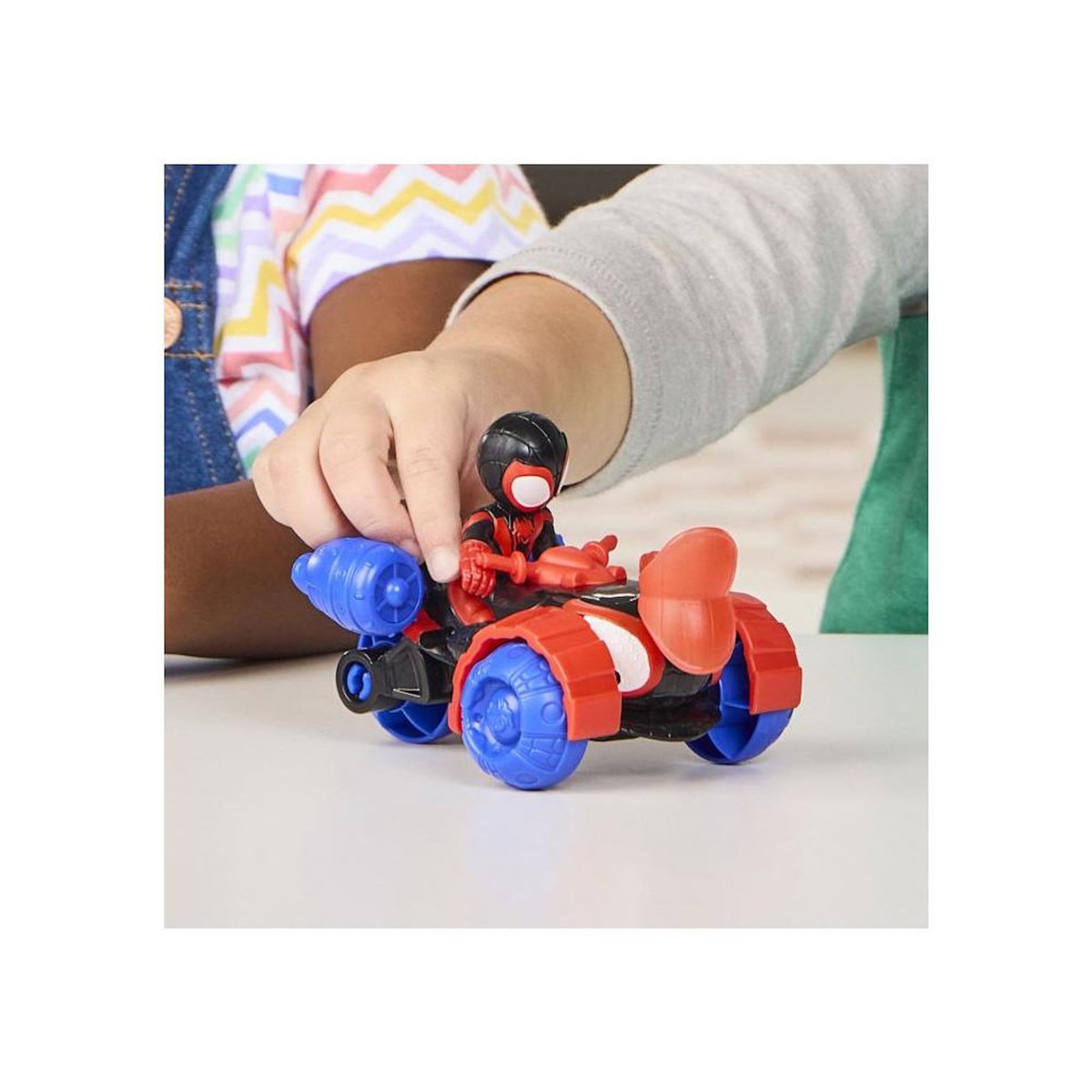 HASBRO Spidey Véhicule Techno-Quad et figurine Miles > Morales de 7,5 cm et accessoire, des 3 ans, Marvel Spidey et ses A