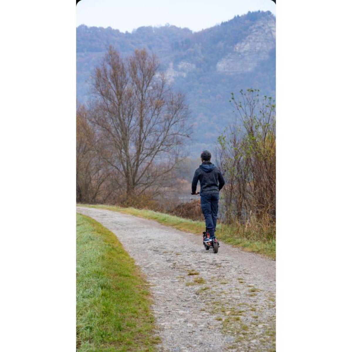 URBANGLIDE Trottinette électrique EBOOST GO - 25 km/h, 40 km autonomie, batterie 48V 20Ah, double frein à disque, suspensions x4,