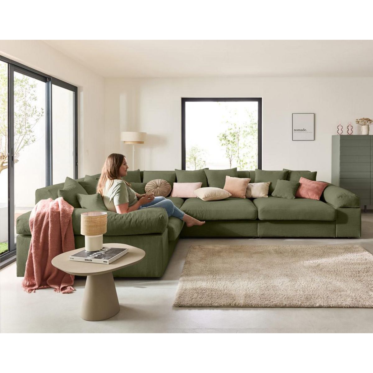 LISA DESIGN Aspen - canapé d'angle réversible 5 places - assise profonde - en velours côtelé