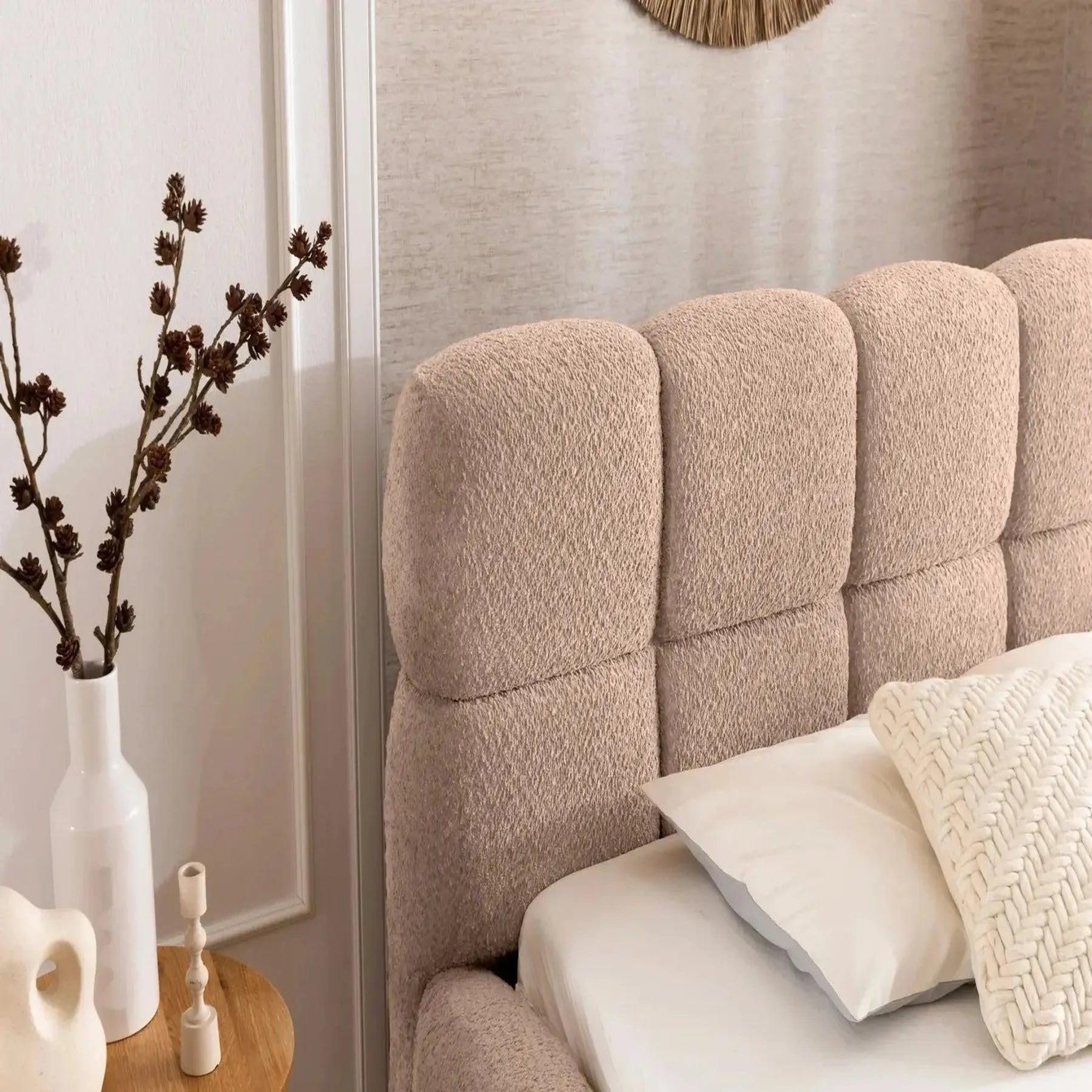 Voir la diapositive 4 : CASANOVA PARIS ELISE - Lit coffre tissu bouclette