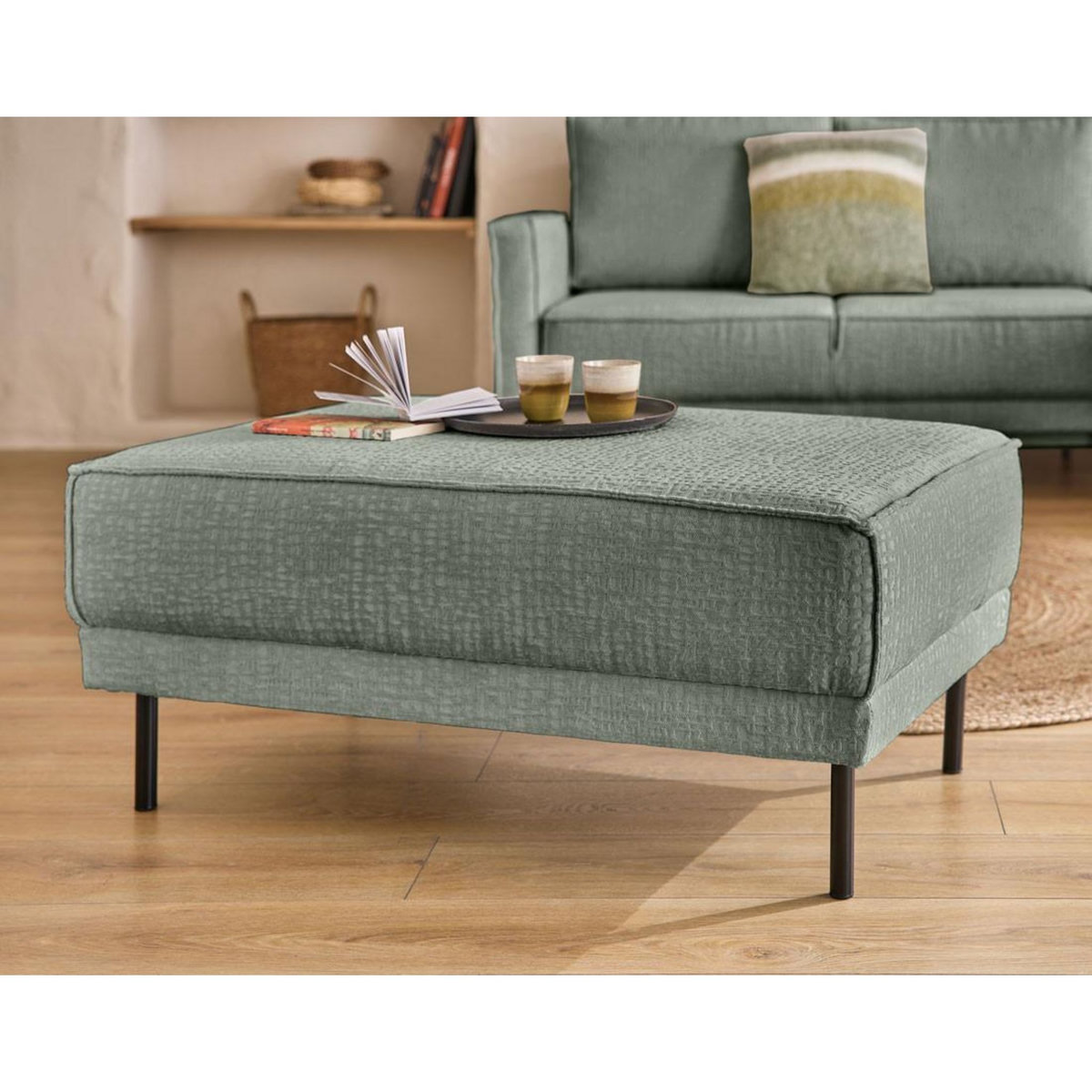 LISA DESIGN Charlie - pouf - pieds hauts - en tissu velours relief