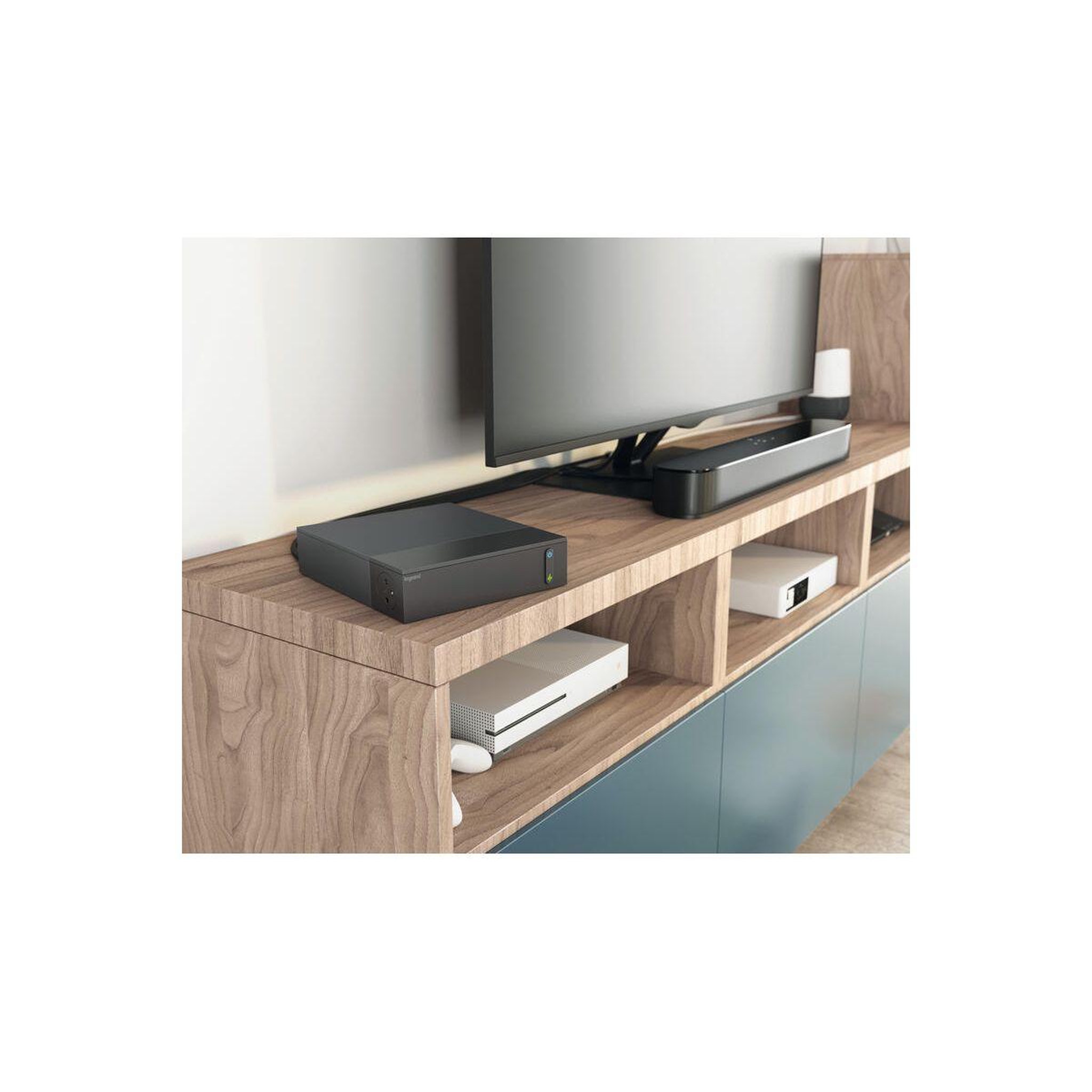 Voir la diapositive 4 : Legrand Multiprise espace TV 8 prises parafoudre