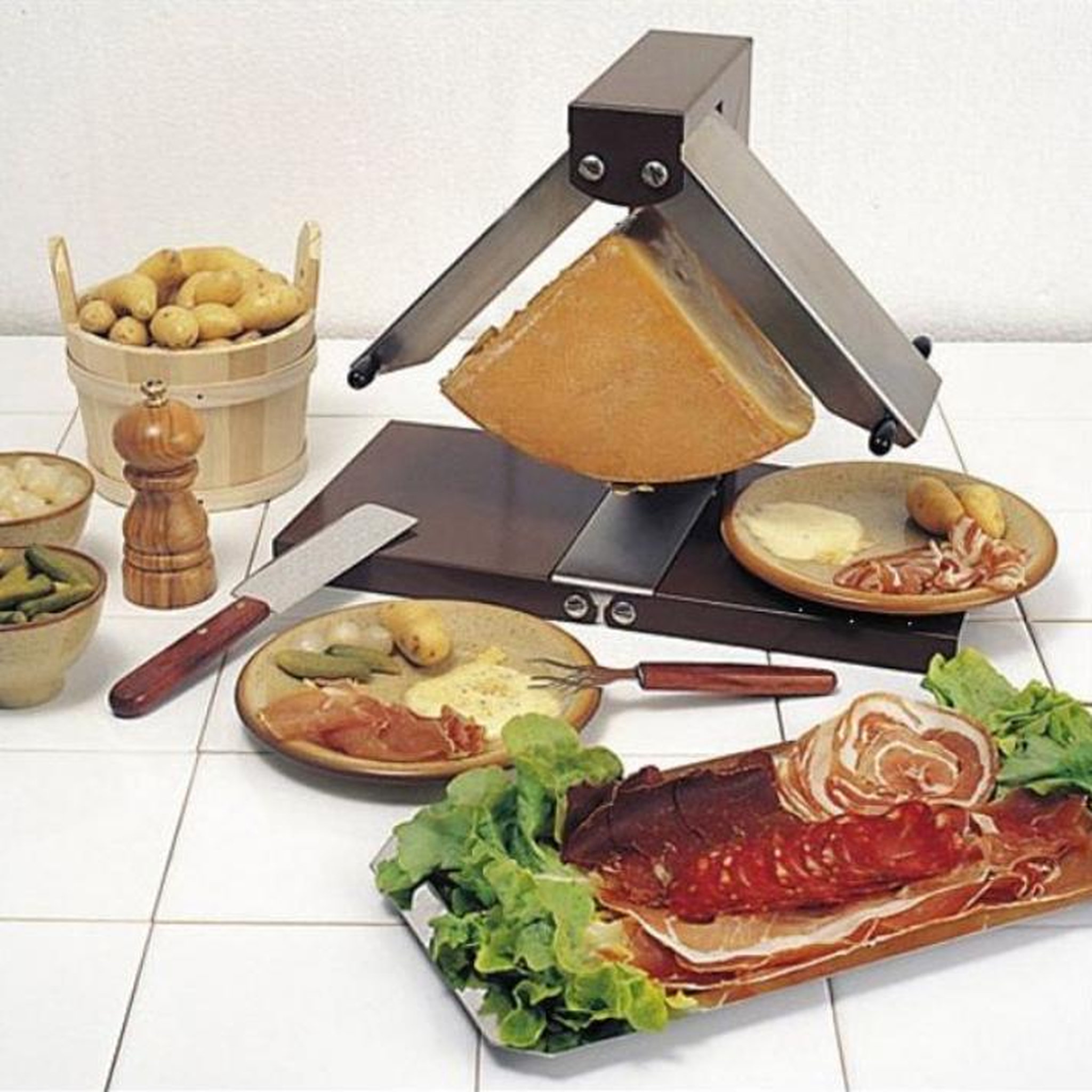 Voir la diapositive 2 : BRON COUCKE Appareil à raclette fromage traditionnel 1/4 meule - BREZ05