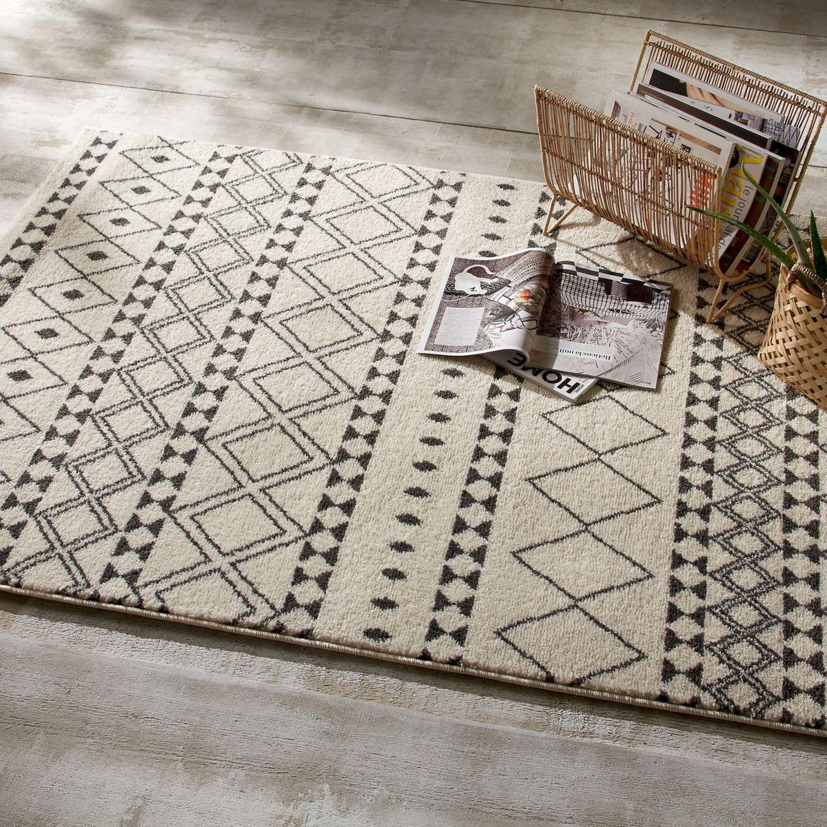 ATMOSPHERA Tapis etnique à motifs géométriques - Noir et Blanc - 120 x 170 cm